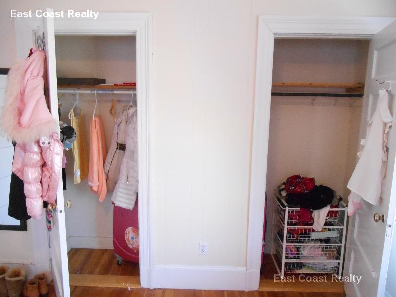 6 Ashford Ct, Allston