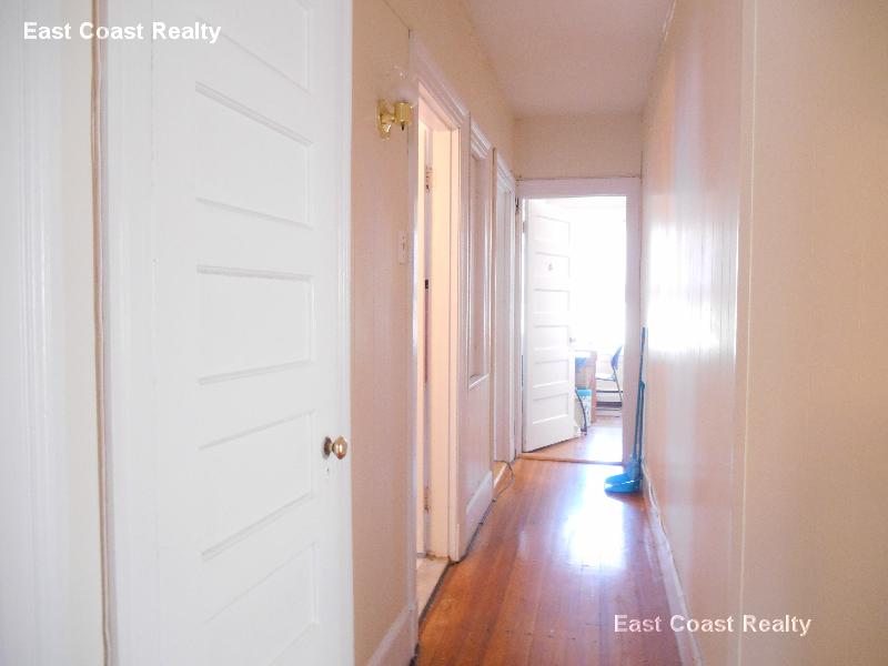 6 Ashford Ct, Allston