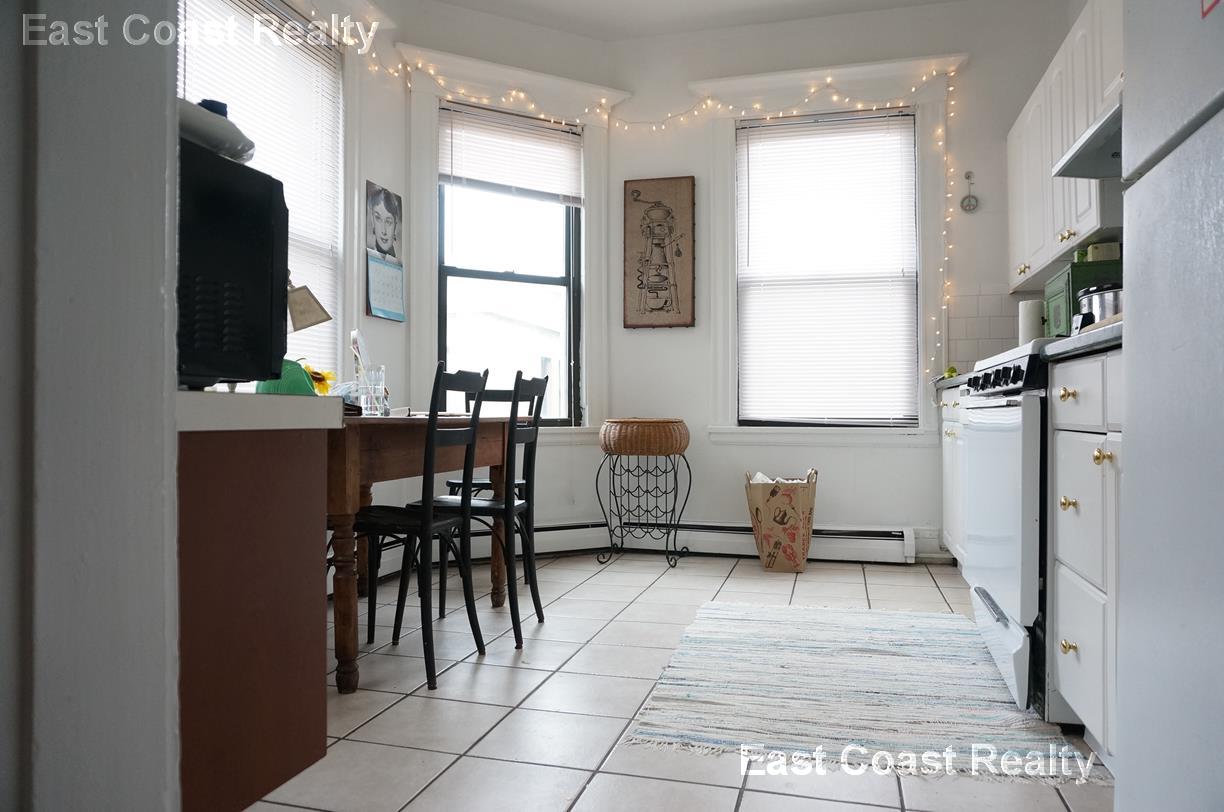 72 Gardner St, Allston