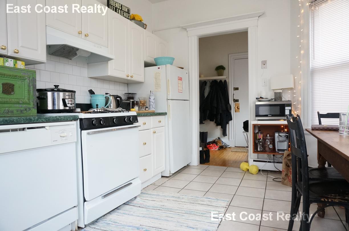 72 Gardner St, Allston