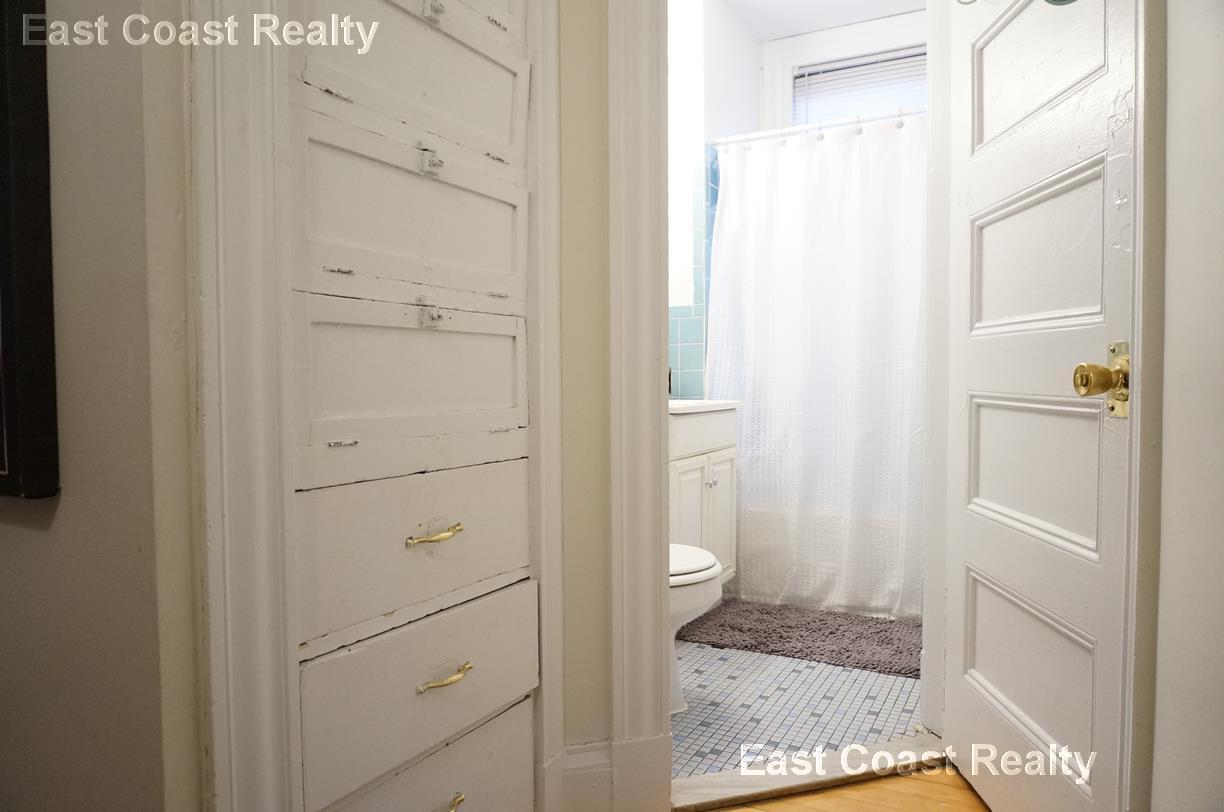 72 Gardner St, Allston