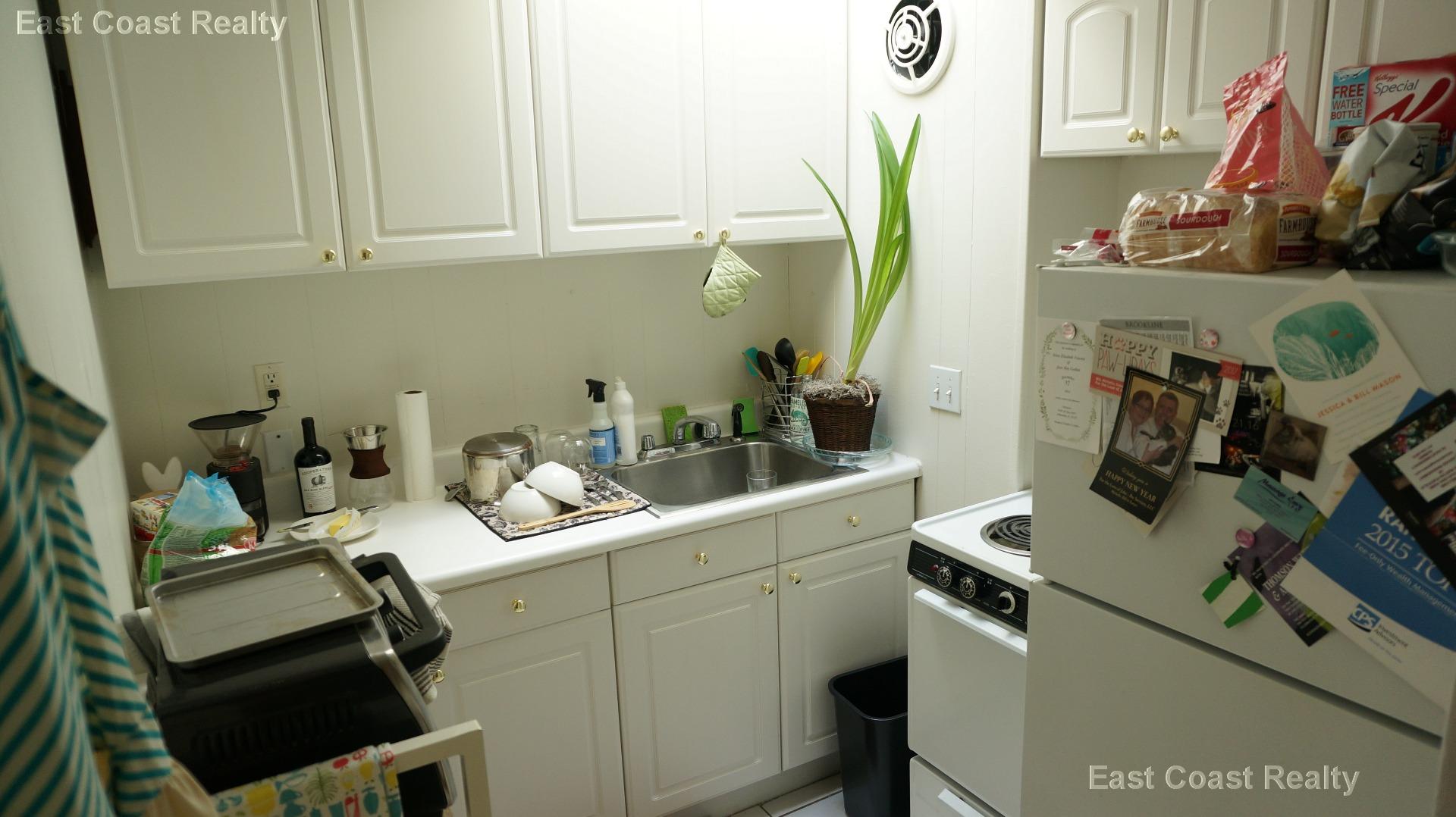 1055 Beacon St, Longwood