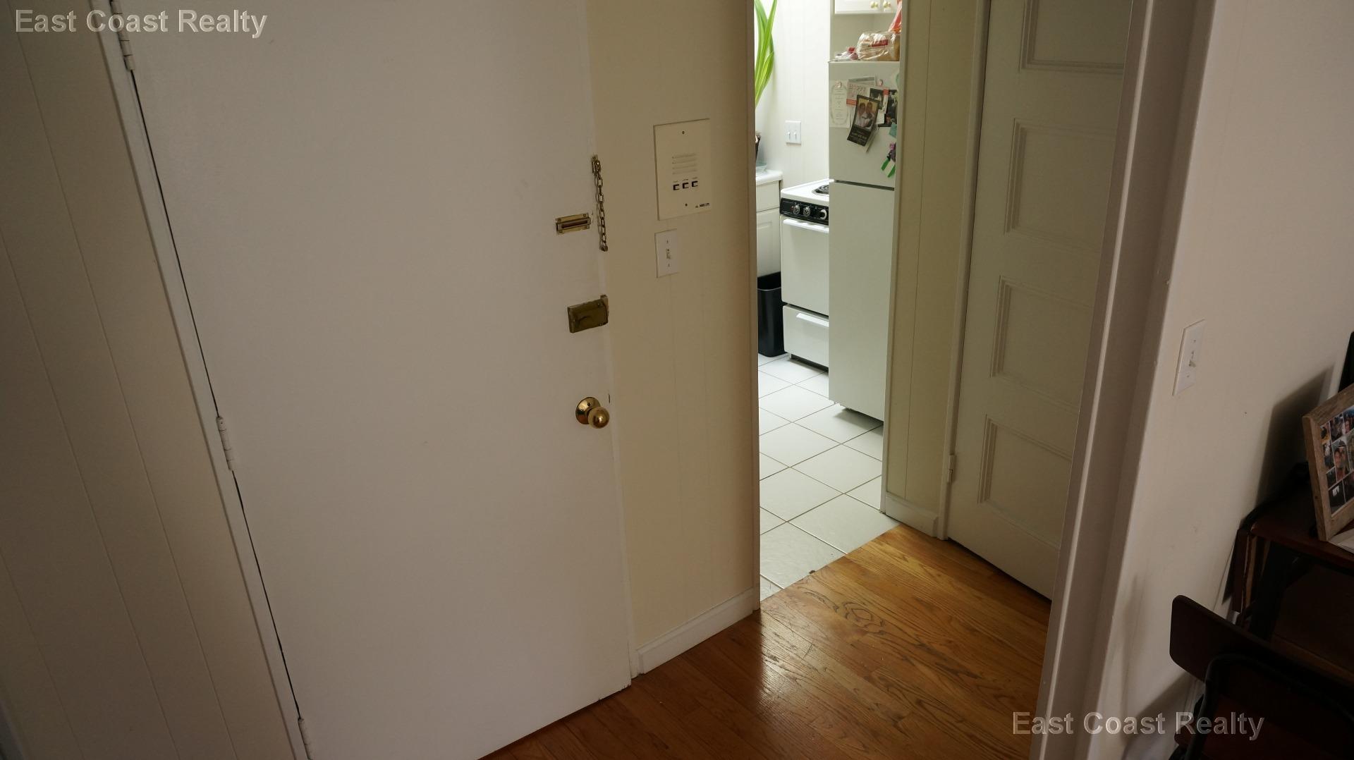 1055 Beacon St, Longwood