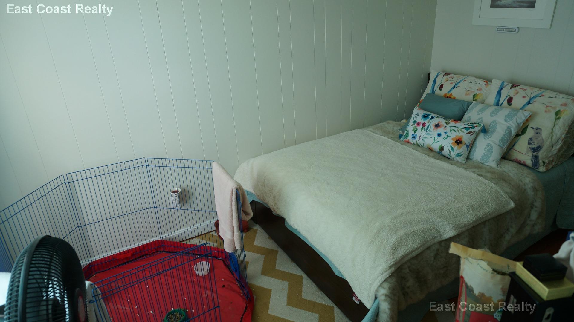 1055 Beacon St, Longwood