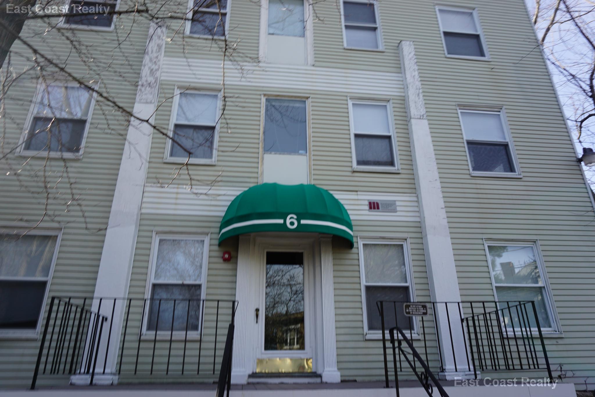 6 Ashford Ct, Allston