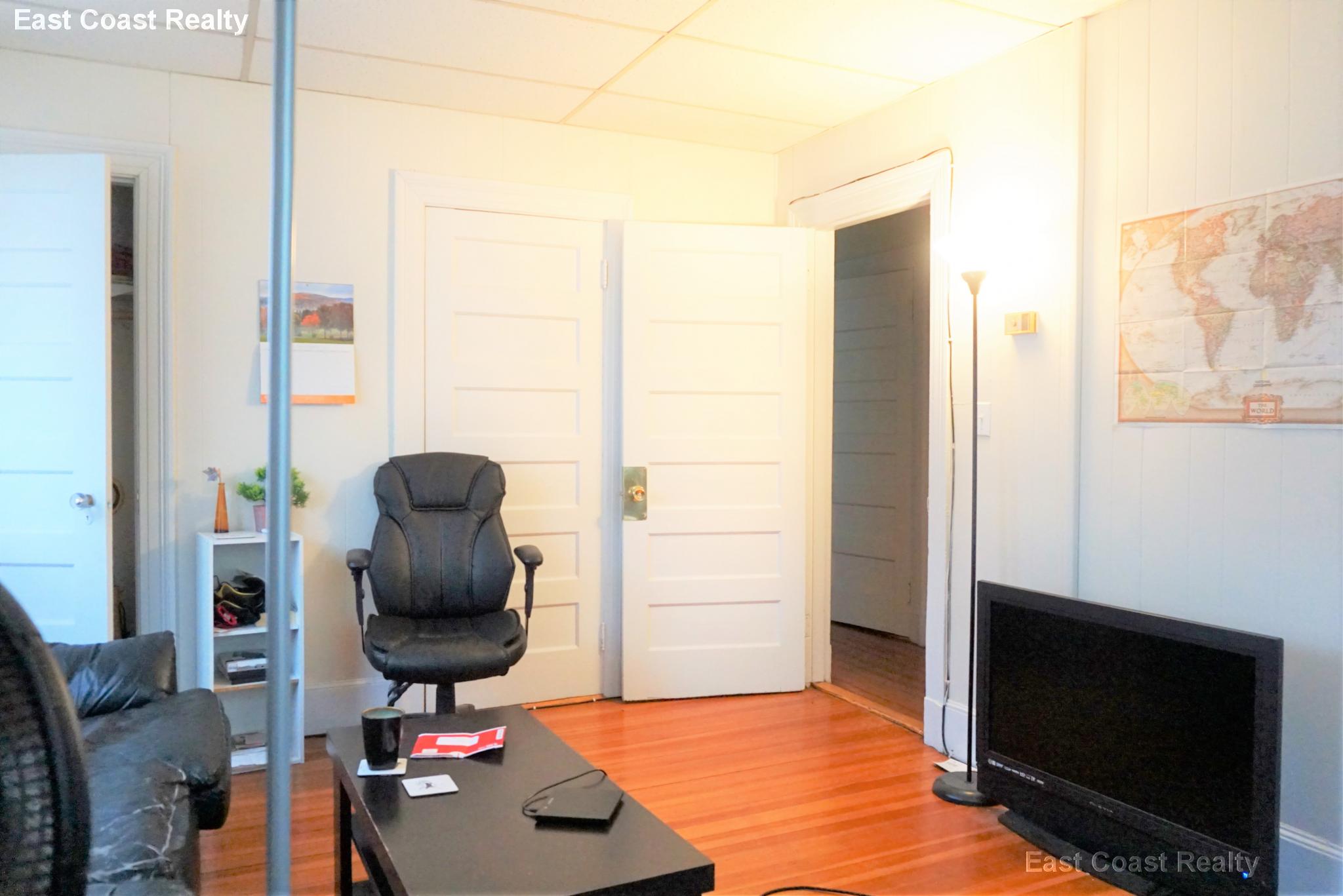 1 Ashford Ct, Allston