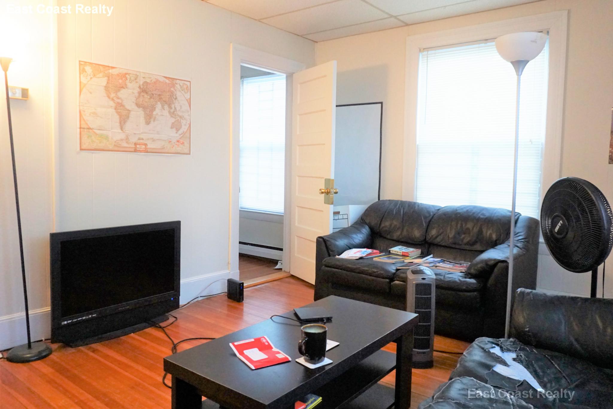 1 Ashford Ct, Allston