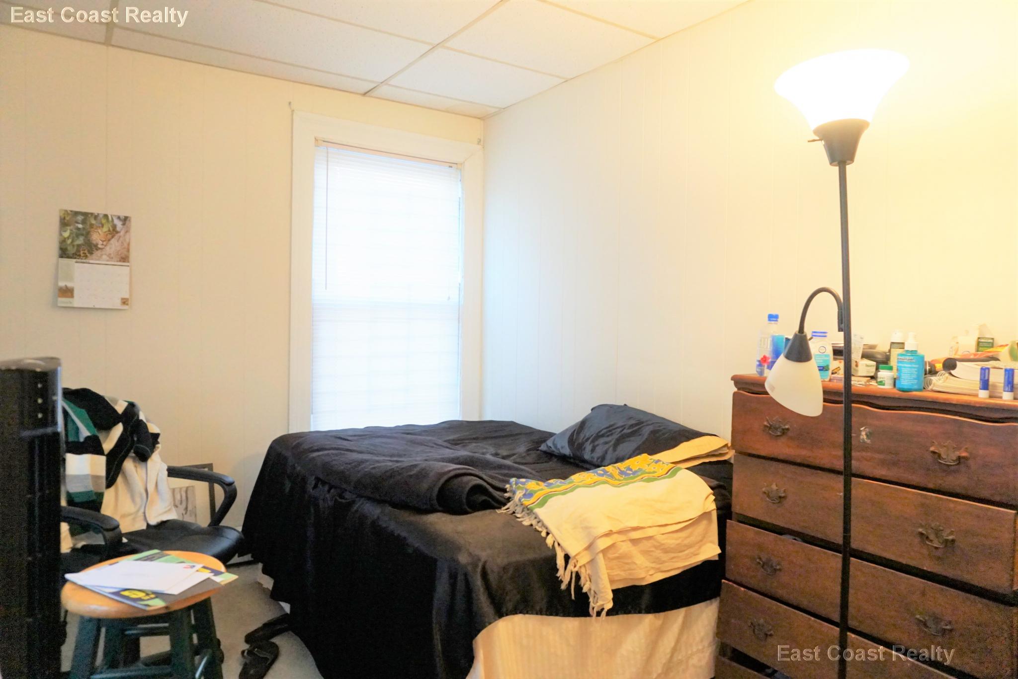 1 Ashford Ct, Allston