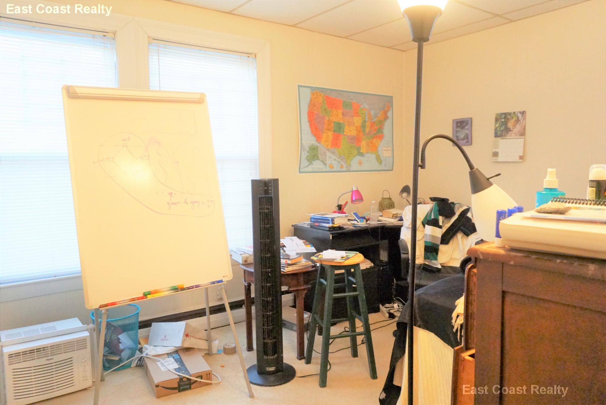 1 Ashford Ct, Allston