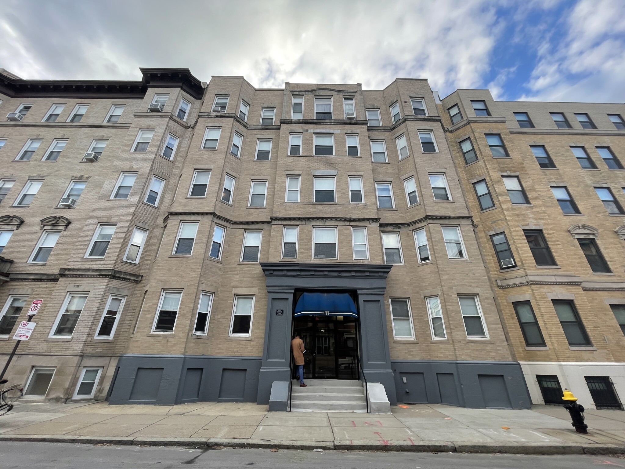 11 Royce Rd, Allston