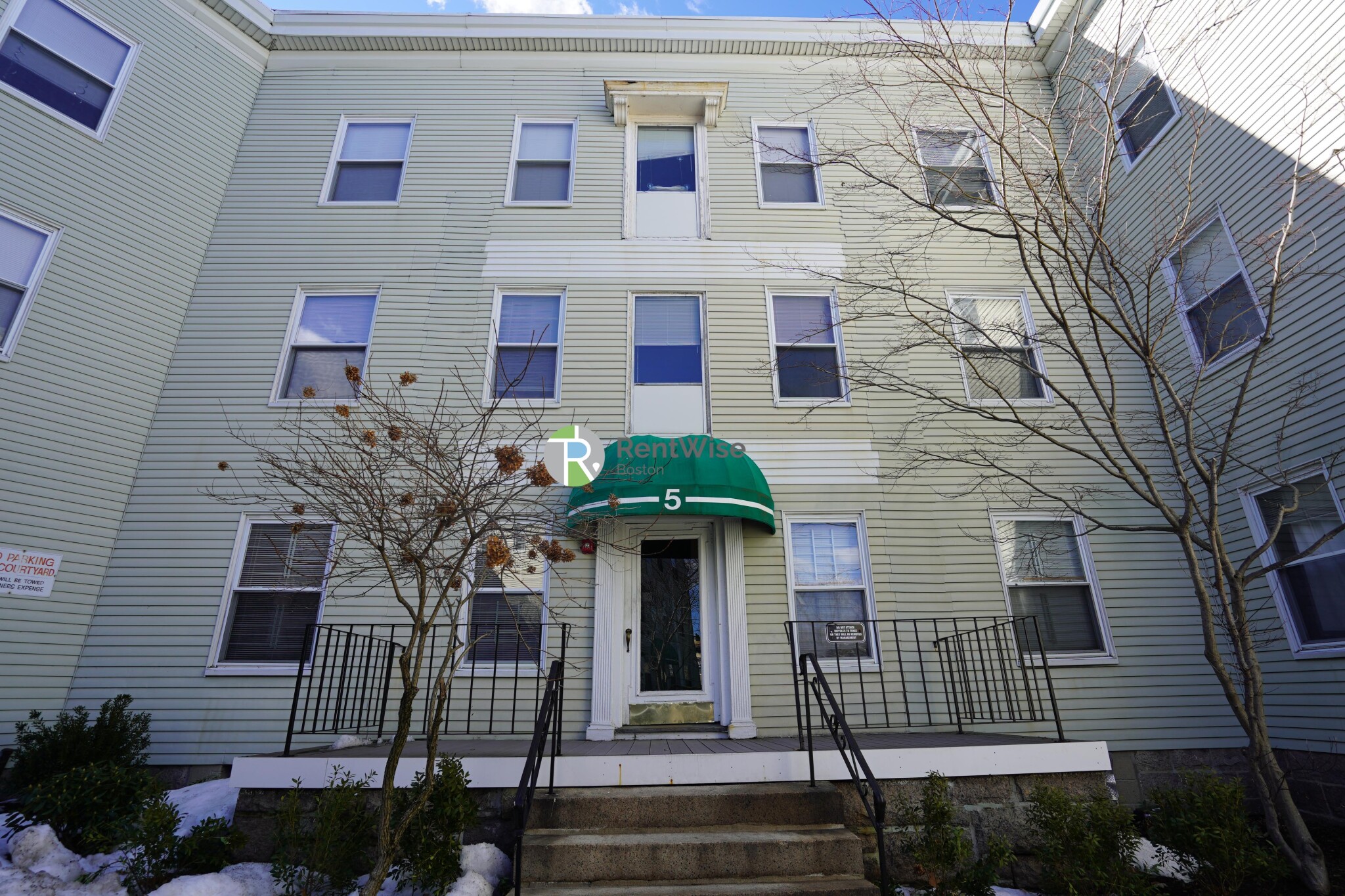 5 Ashford Ct, Allston