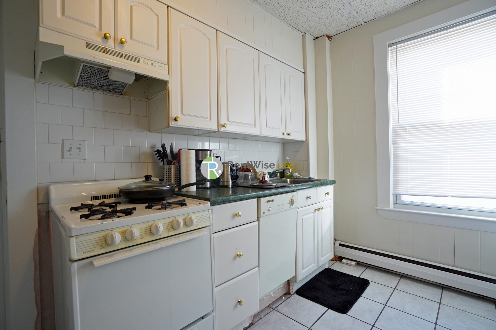 5 Ashford Ct, Allston