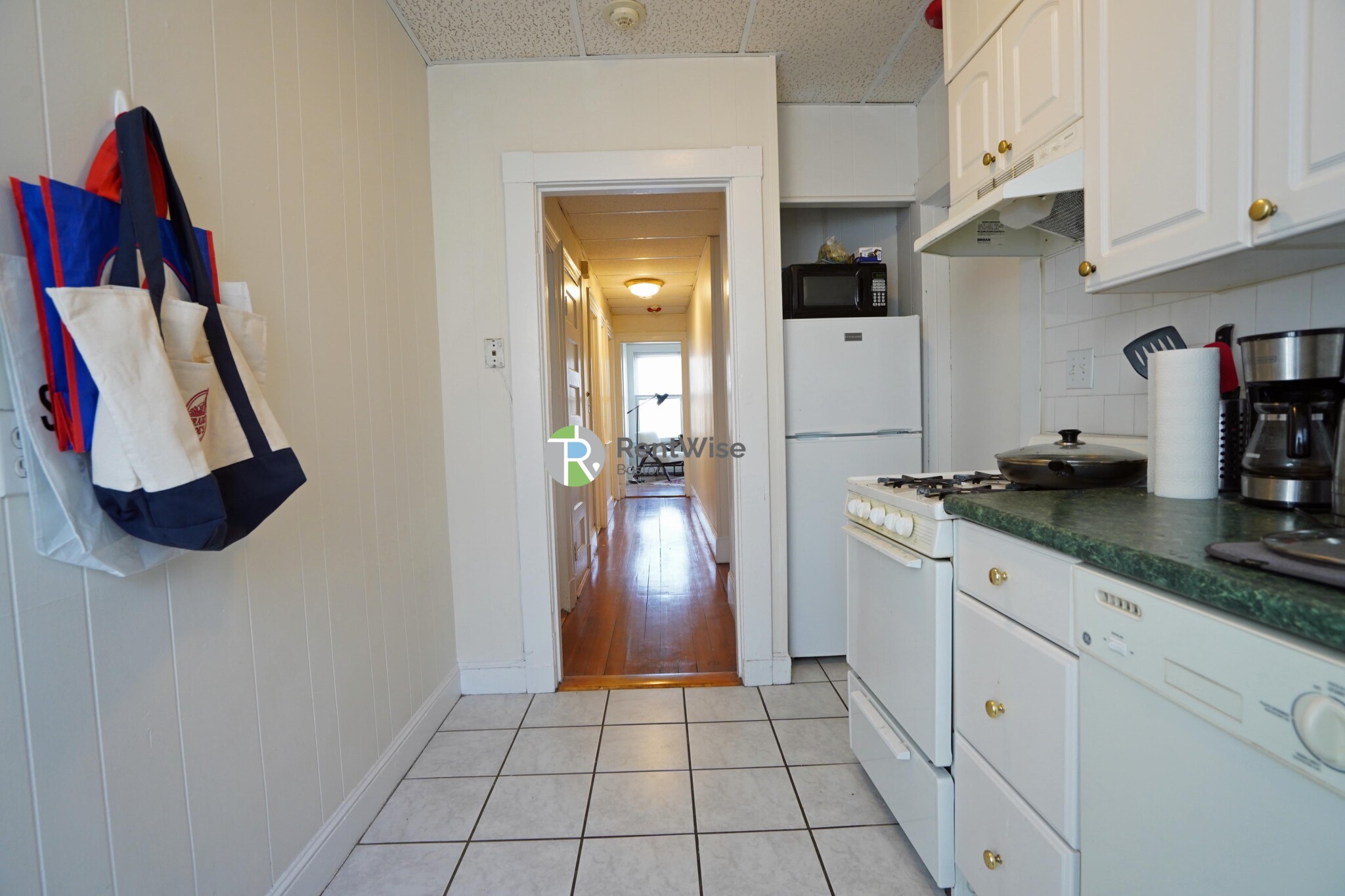 5 Ashford Ct, Allston