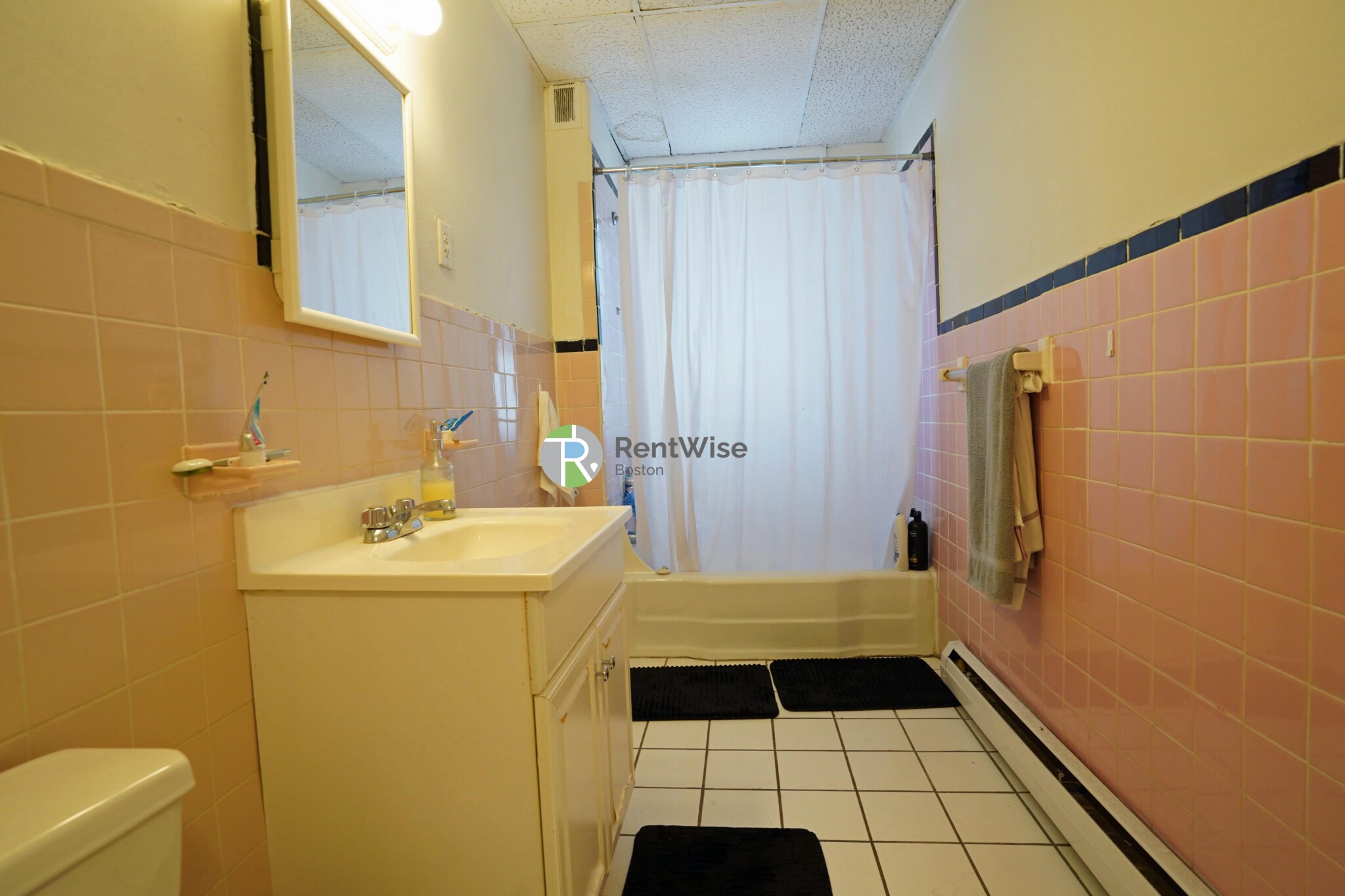 5 Ashford Ct, Allston