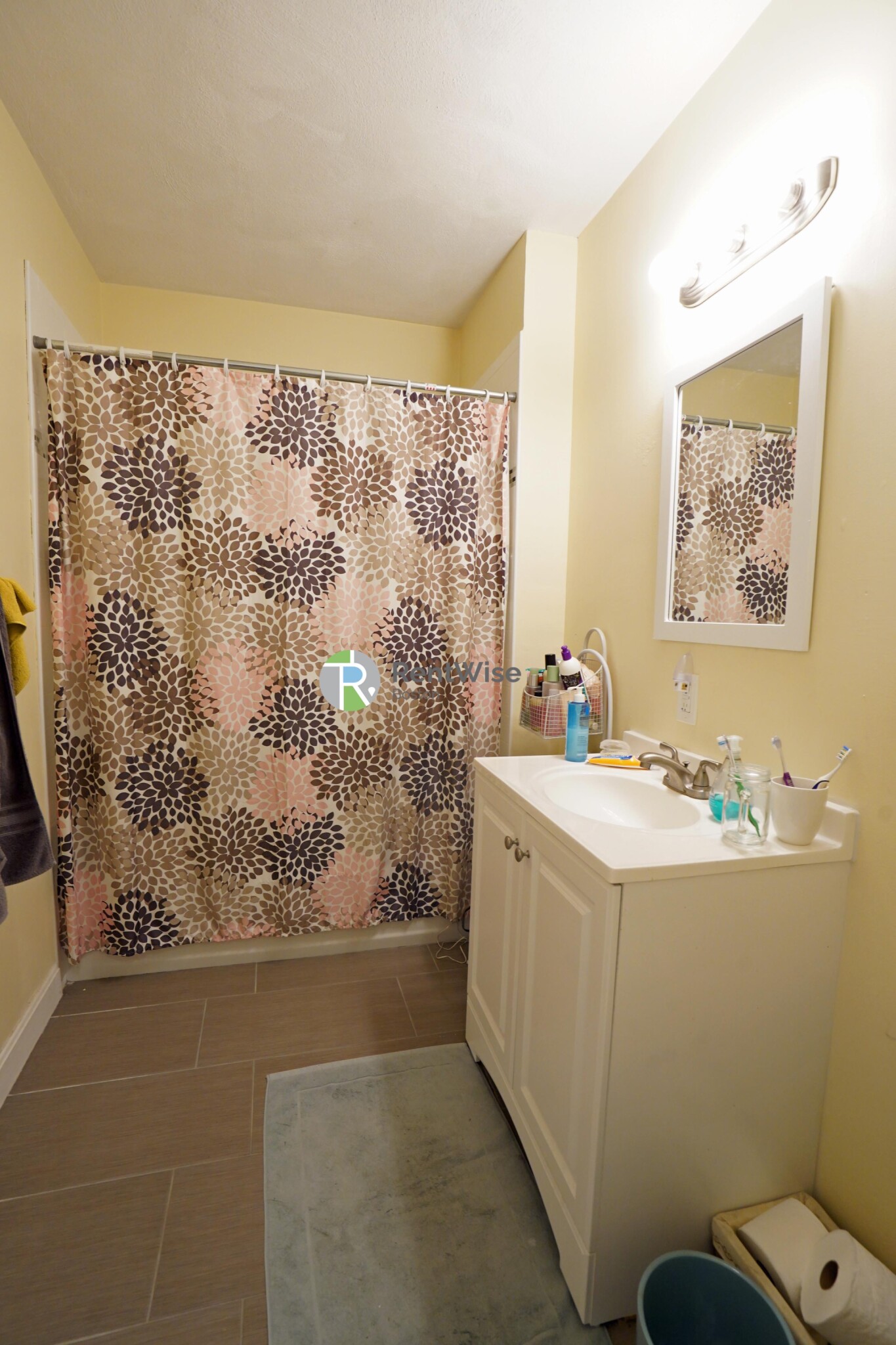 14 Lorraine Ter, Allston