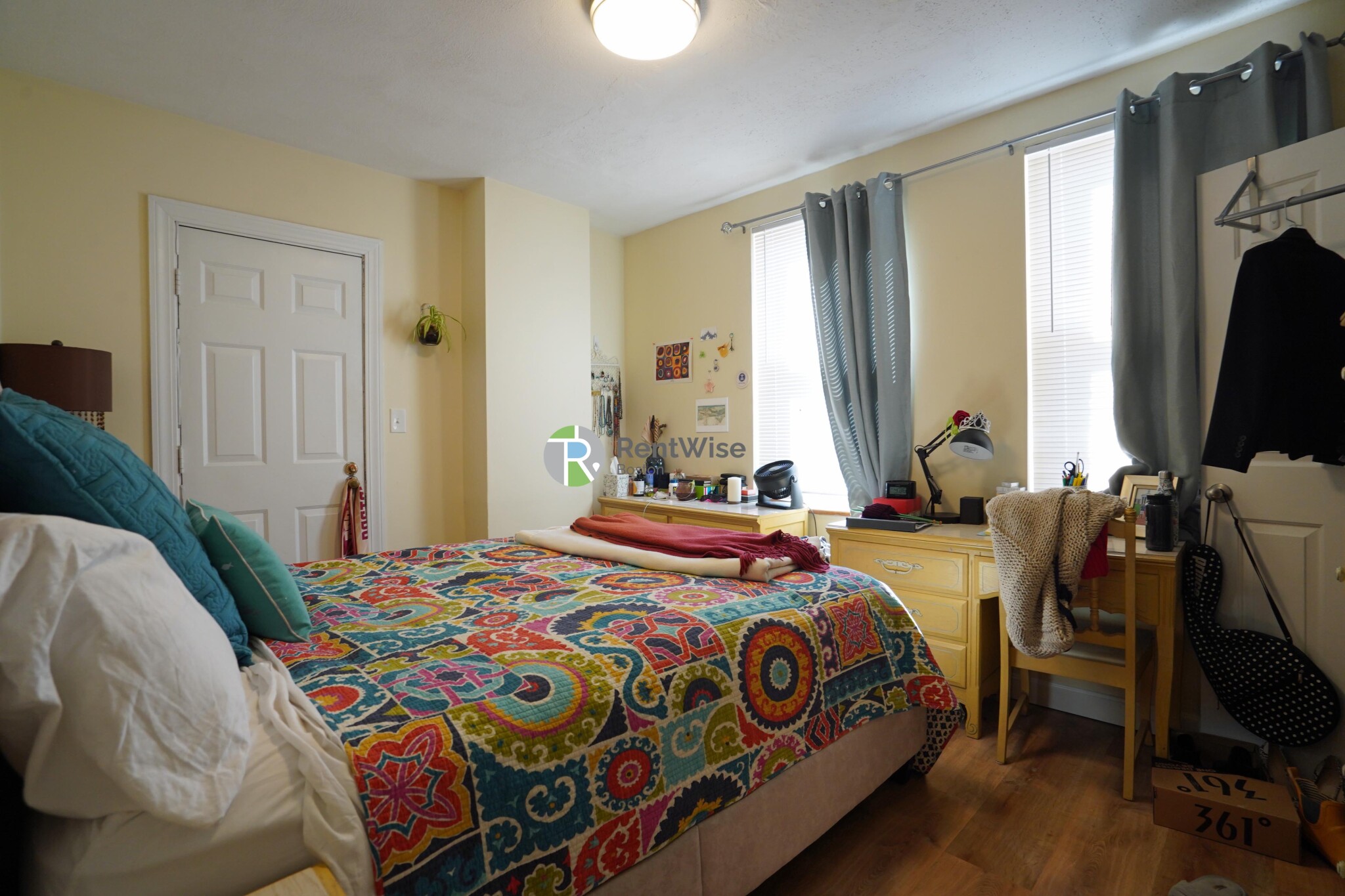 14 Lorraine Ter, Allston