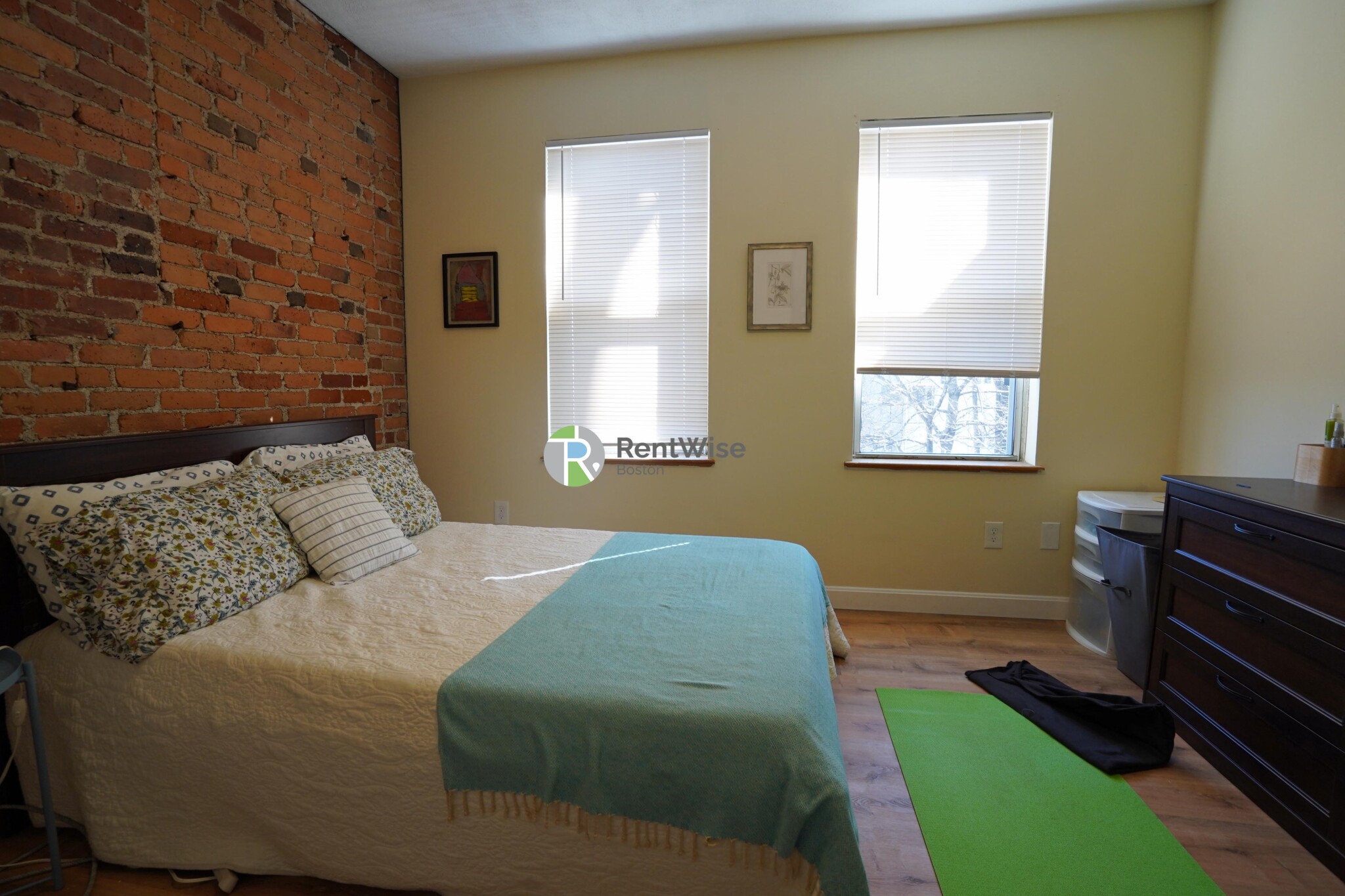 14 Lorraine Ter, Allston