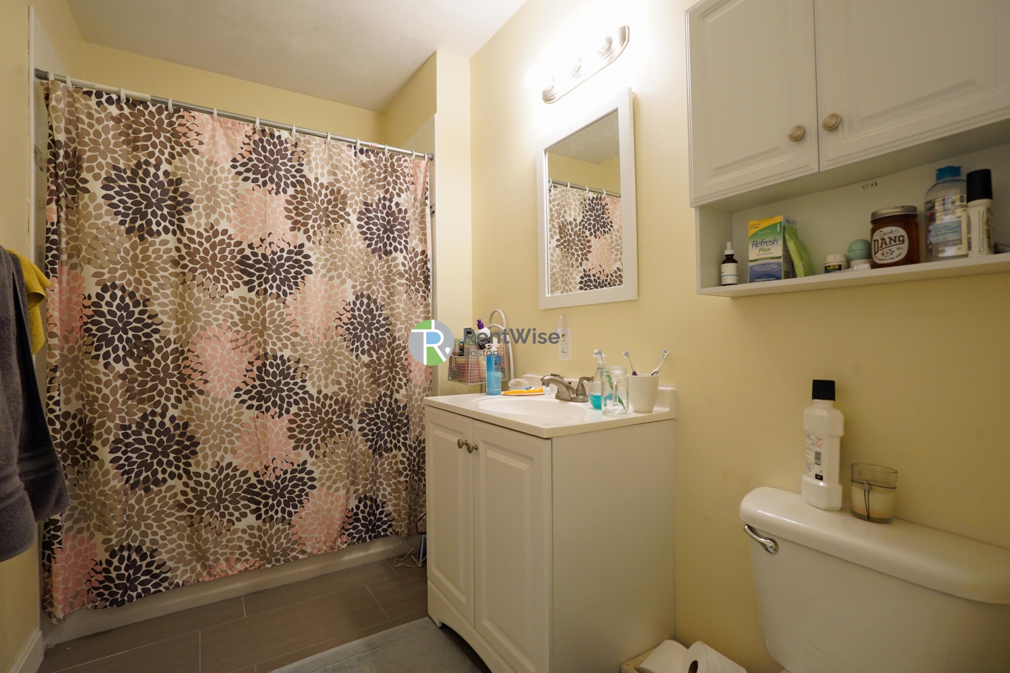 14 Lorraine Ter, Allston