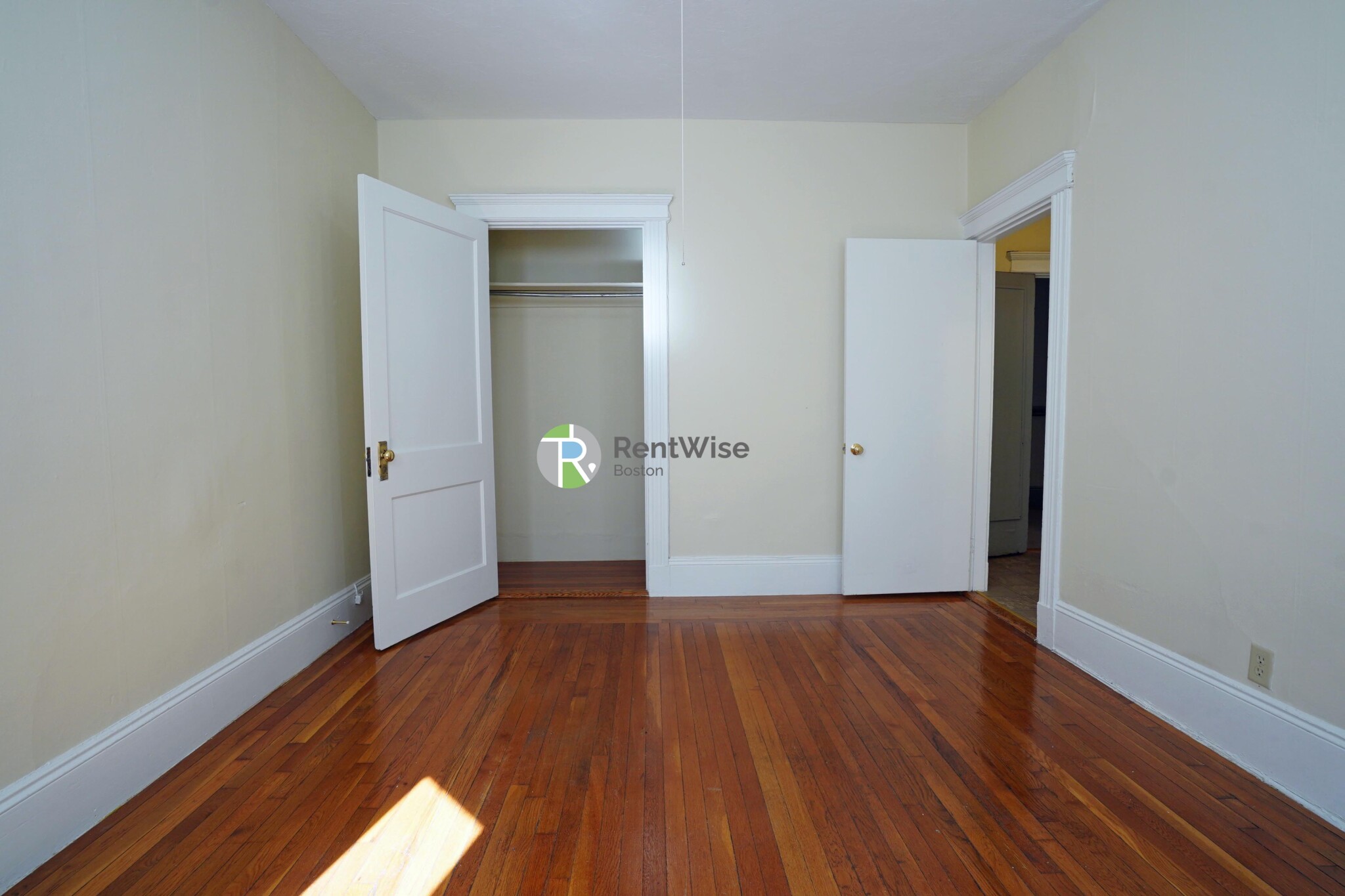 11 Royce Rd, Allston