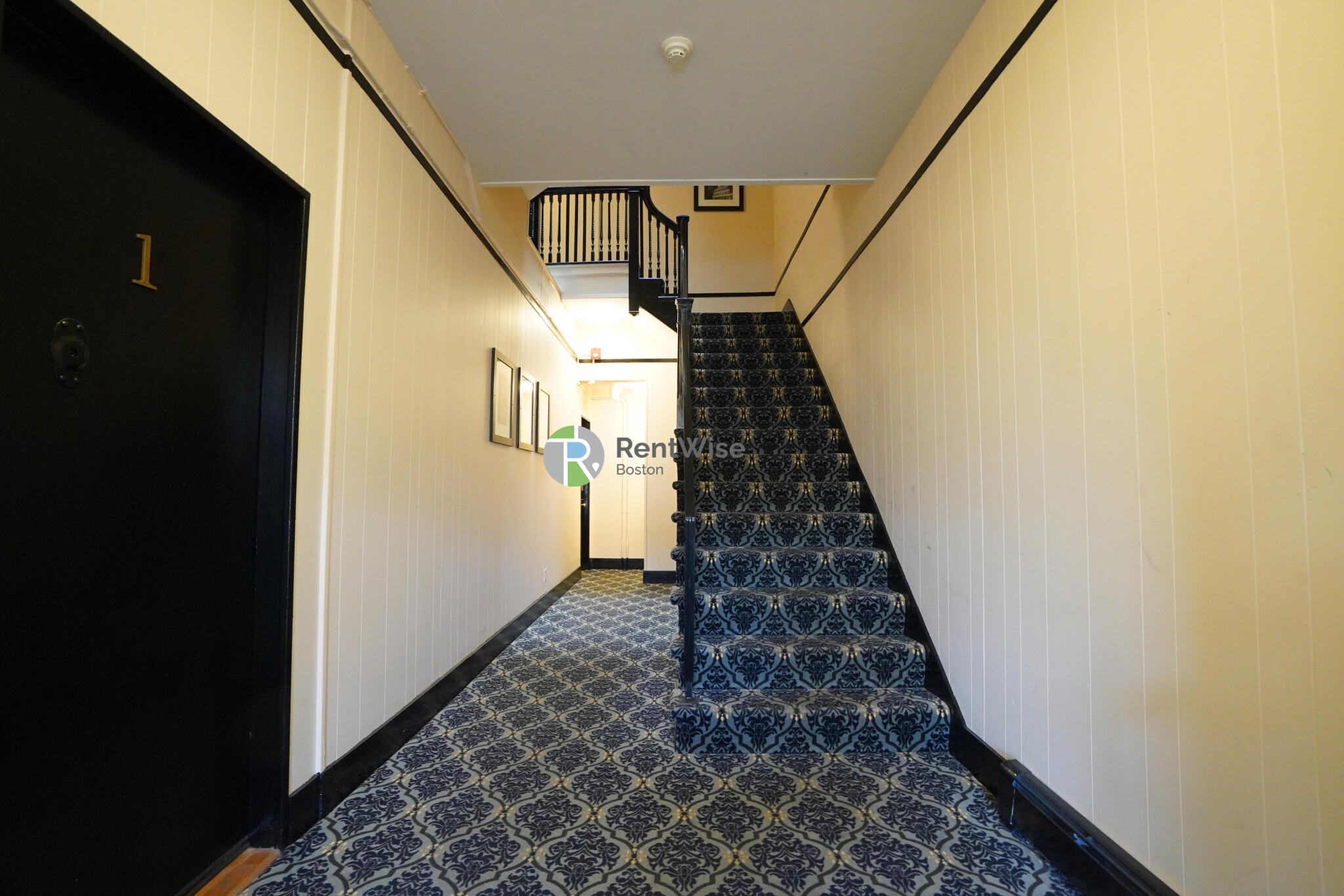 1055 Beacon St, Longwood