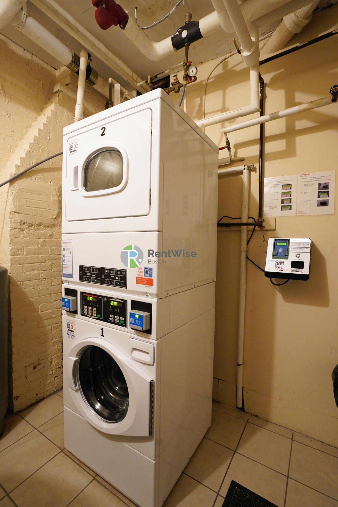 1055 Beacon St, Longwood