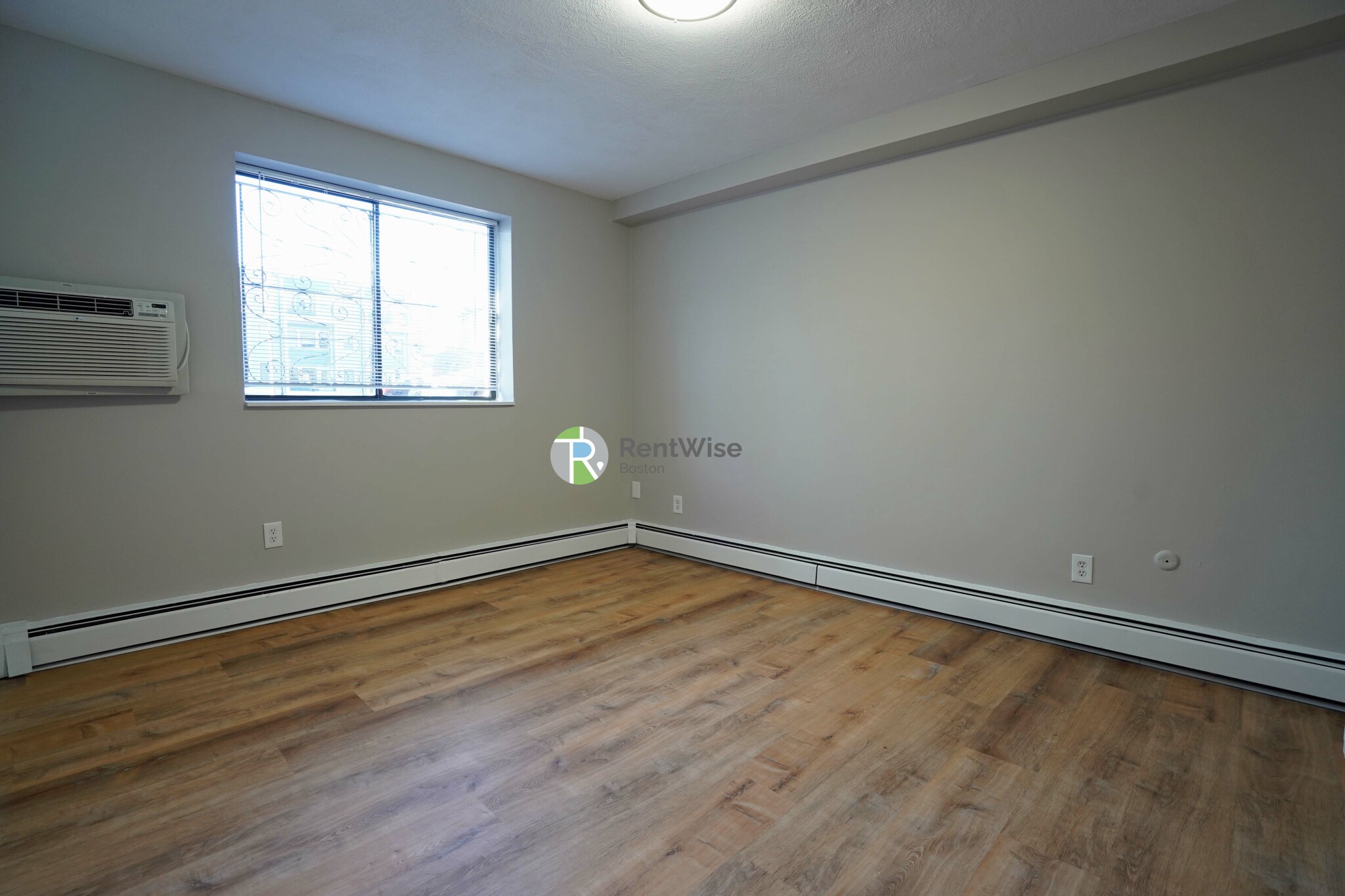 106 Tremont St, Brighton