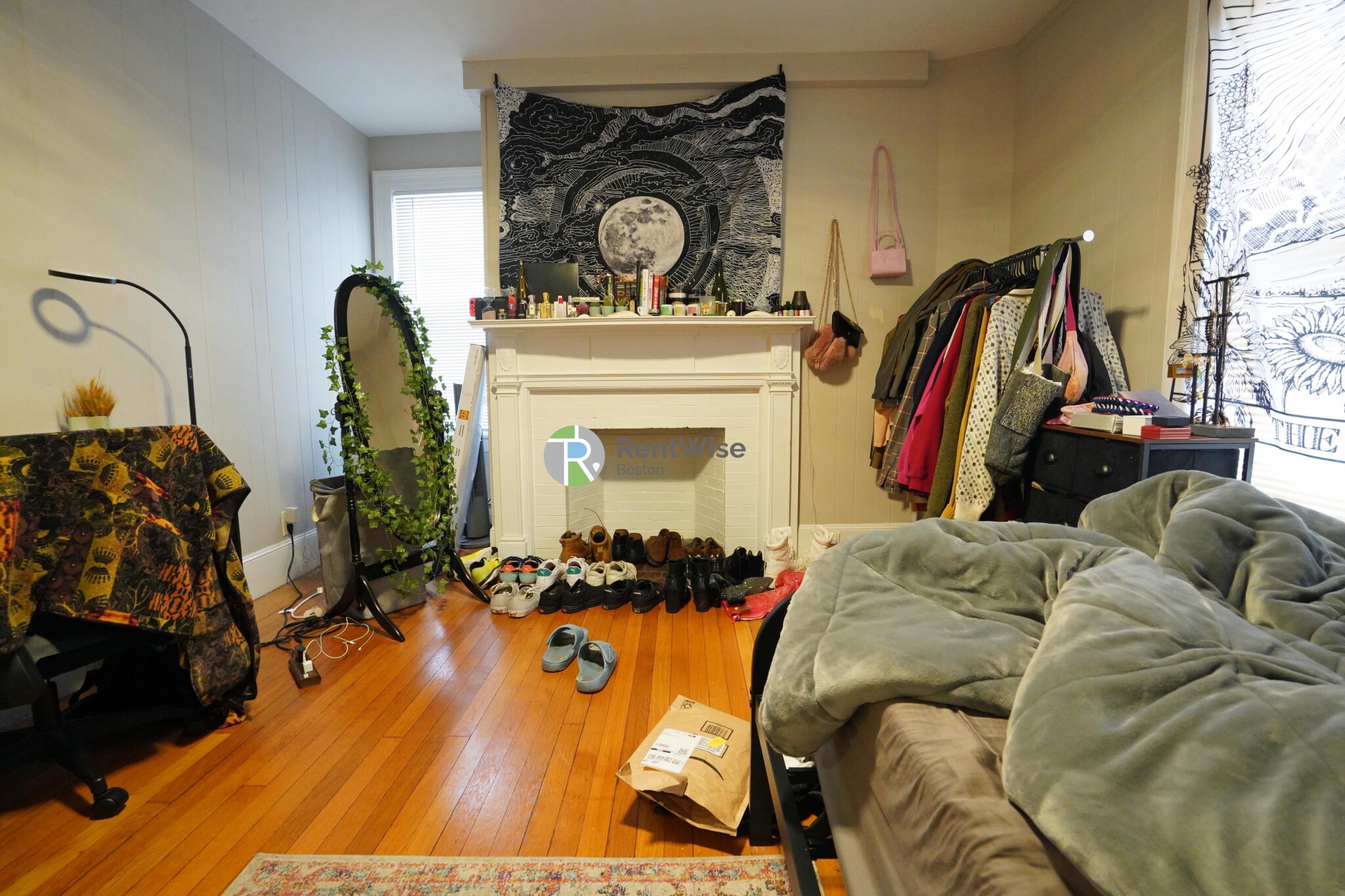 4 Ashford Ct, Allston