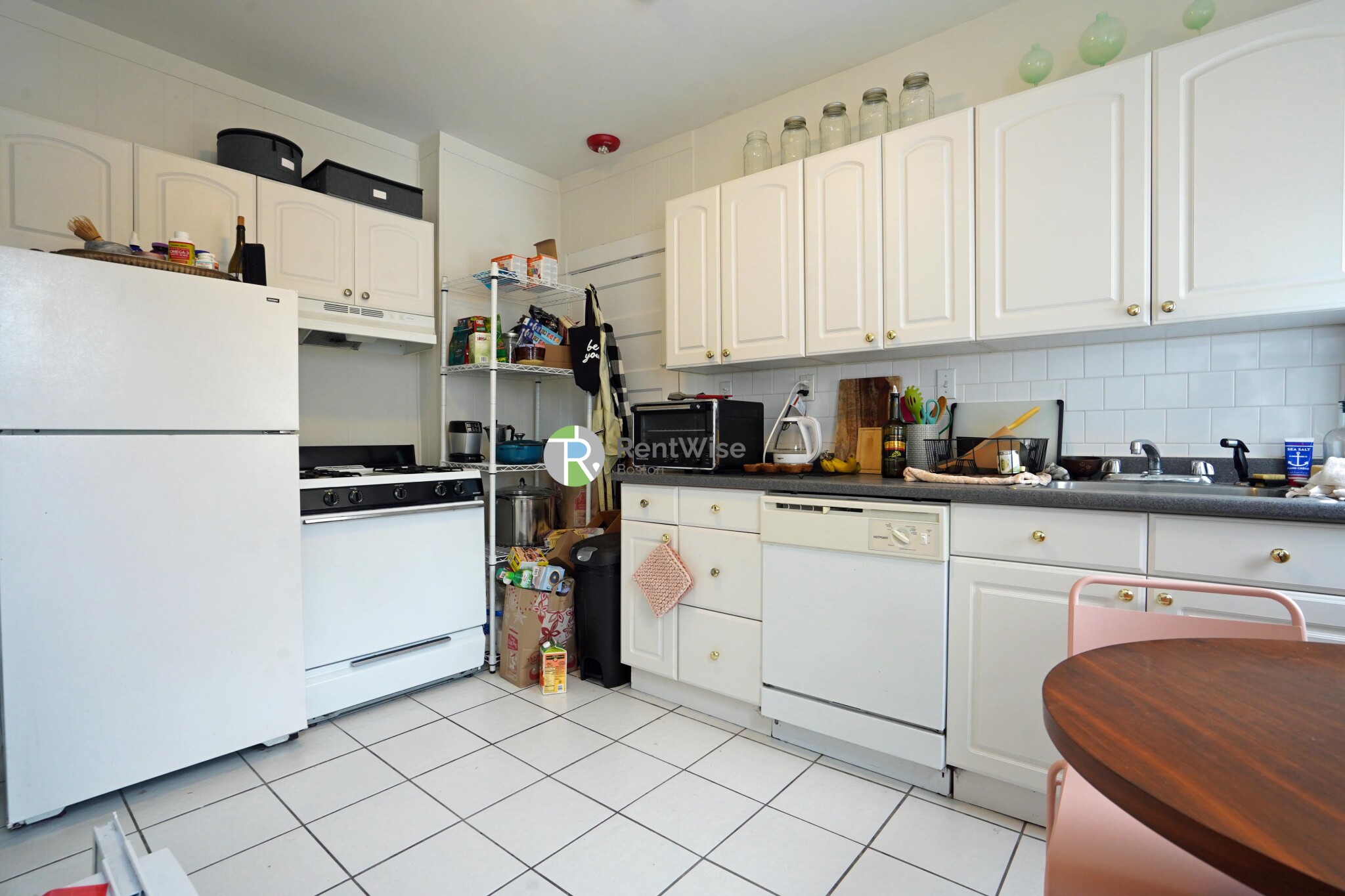 1 Ashford Ct, Allston