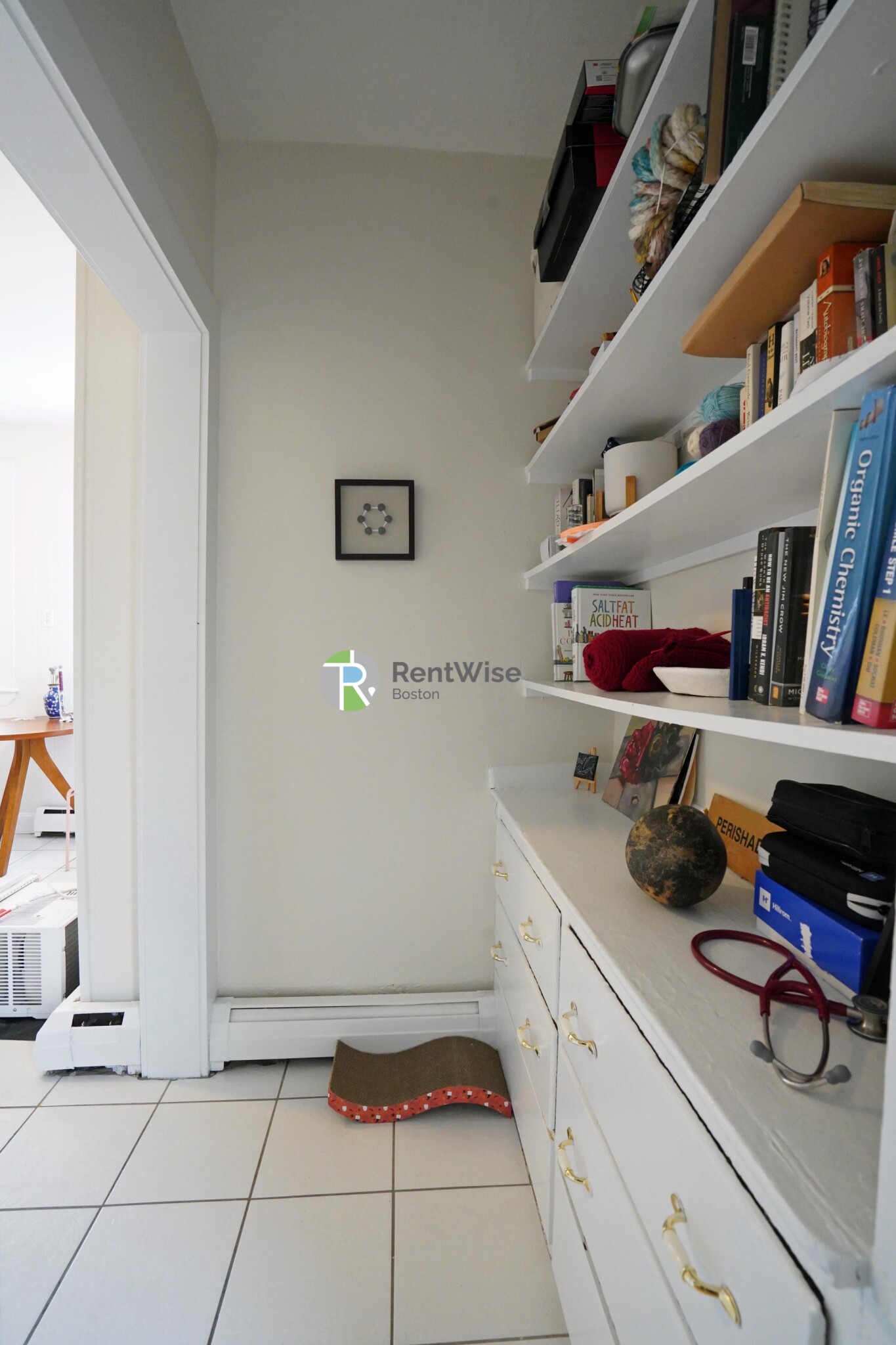 1 Ashford Ct, Allston