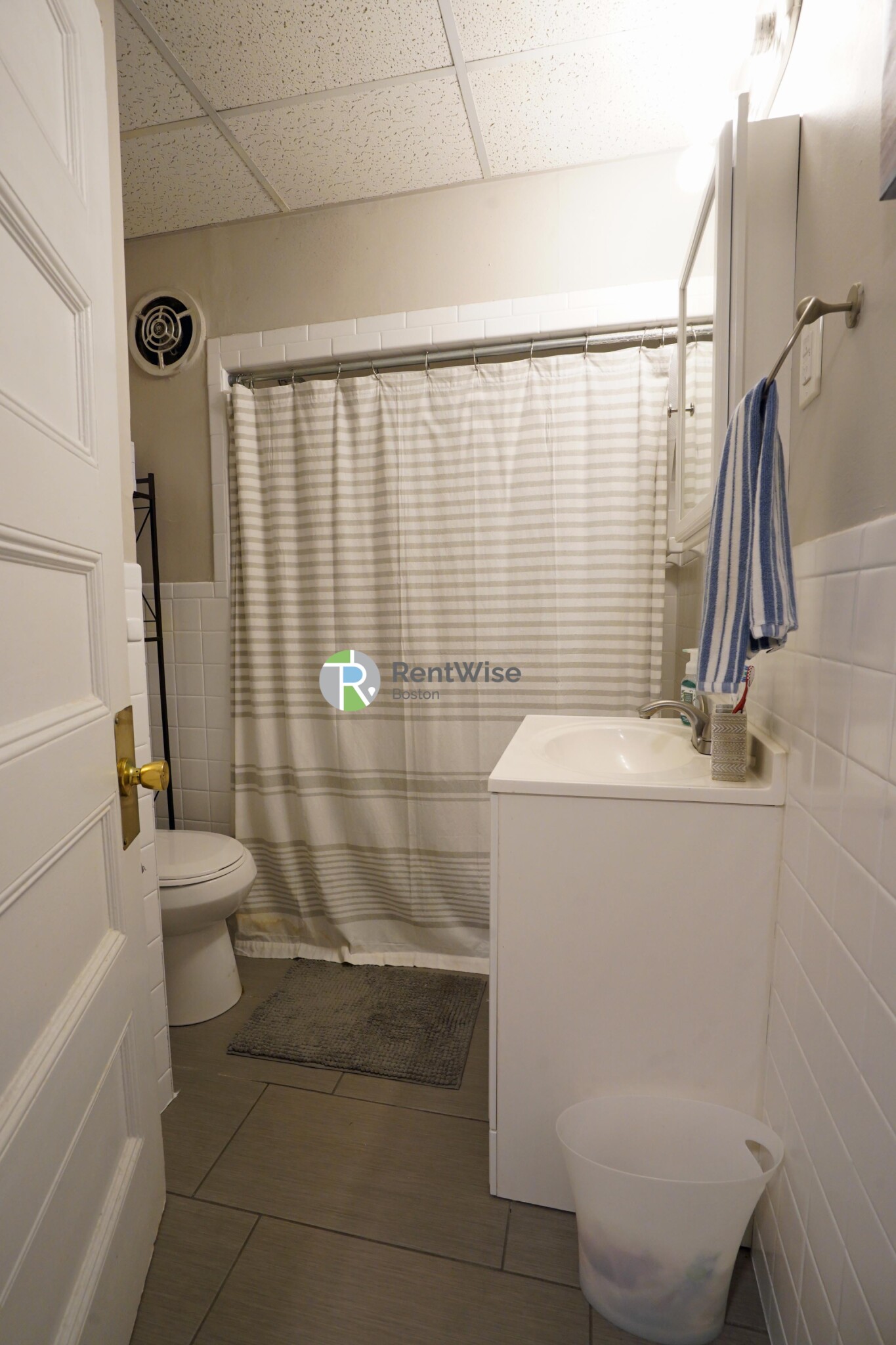 1055 Beacon St, Longwood