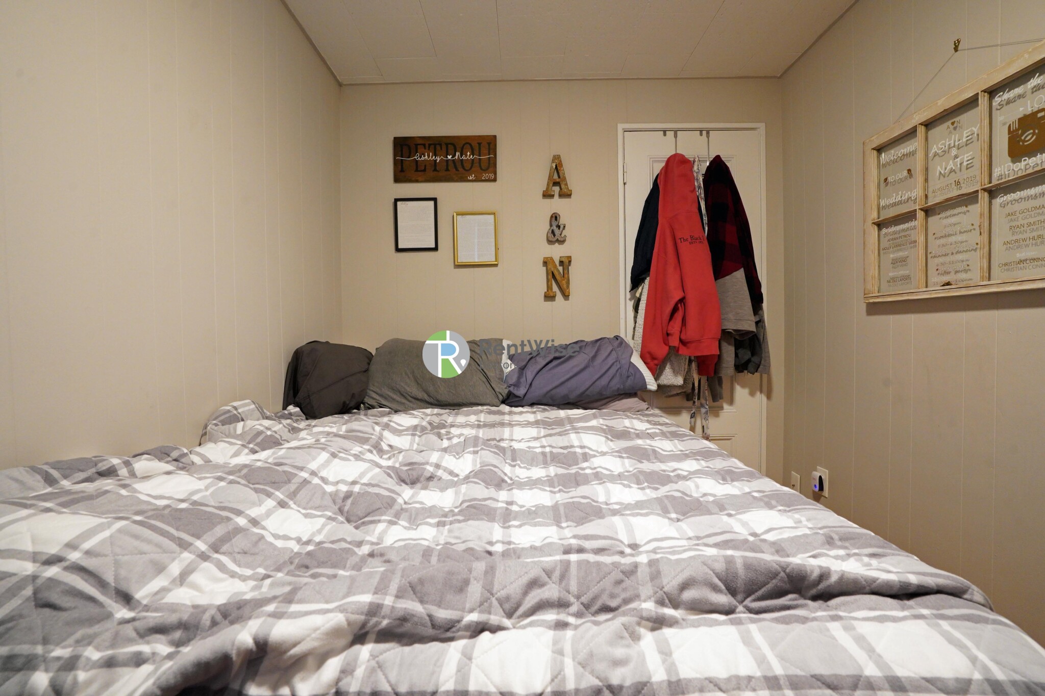 1055 Beacon St, Longwood