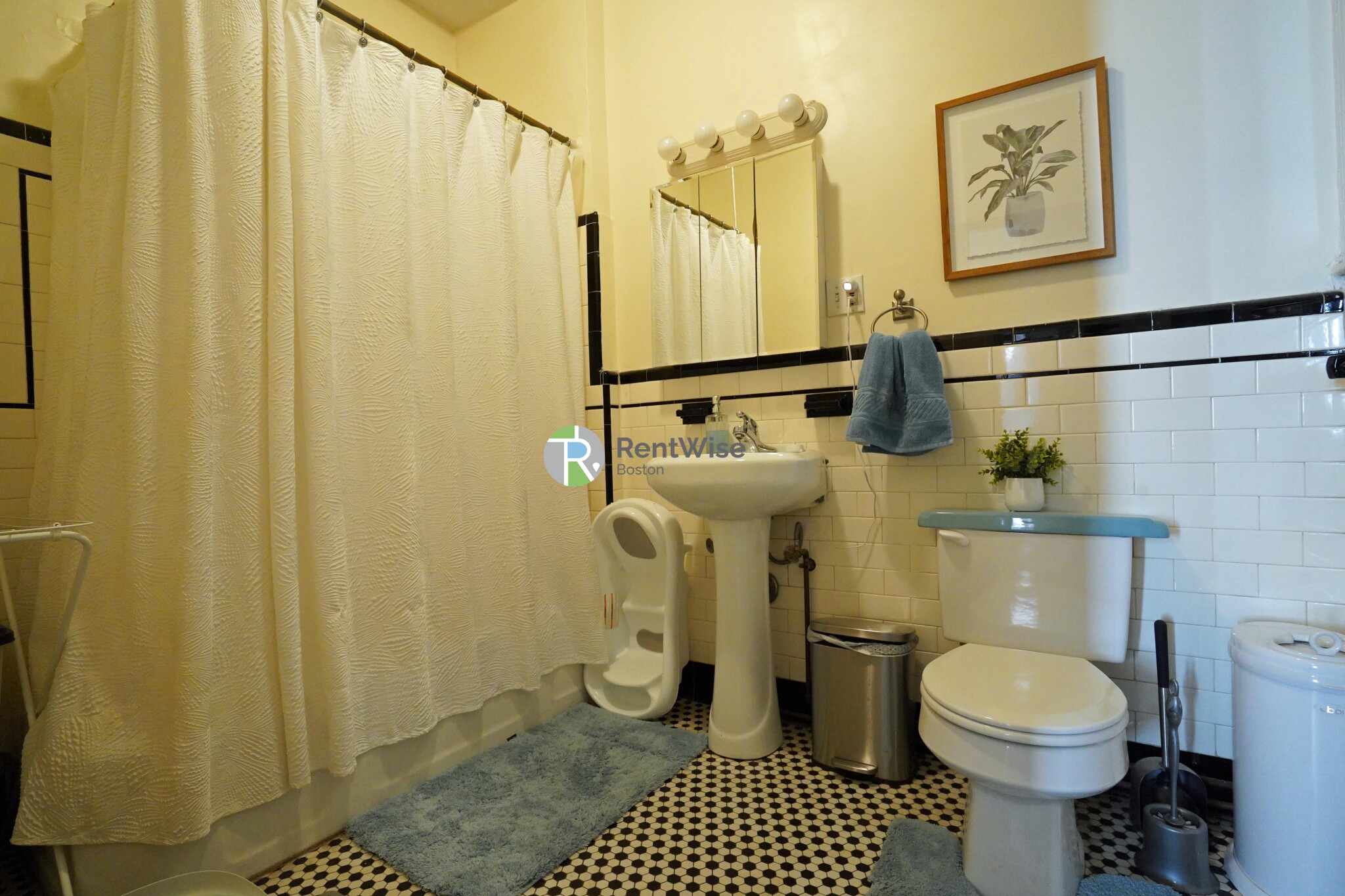 1379 Commonwealth Ave, Brighton