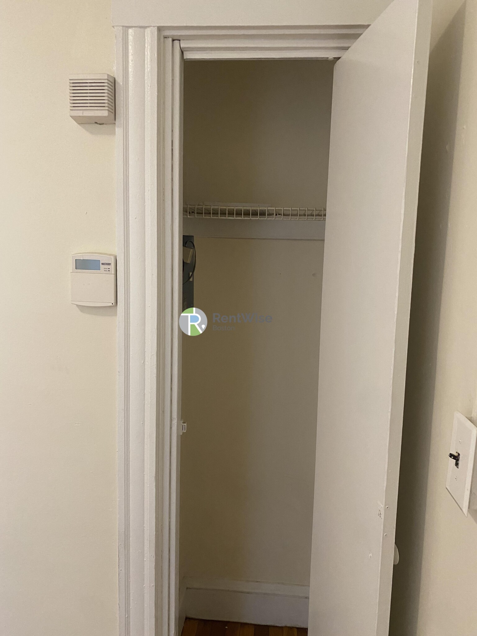 5 Barrows St, Allston