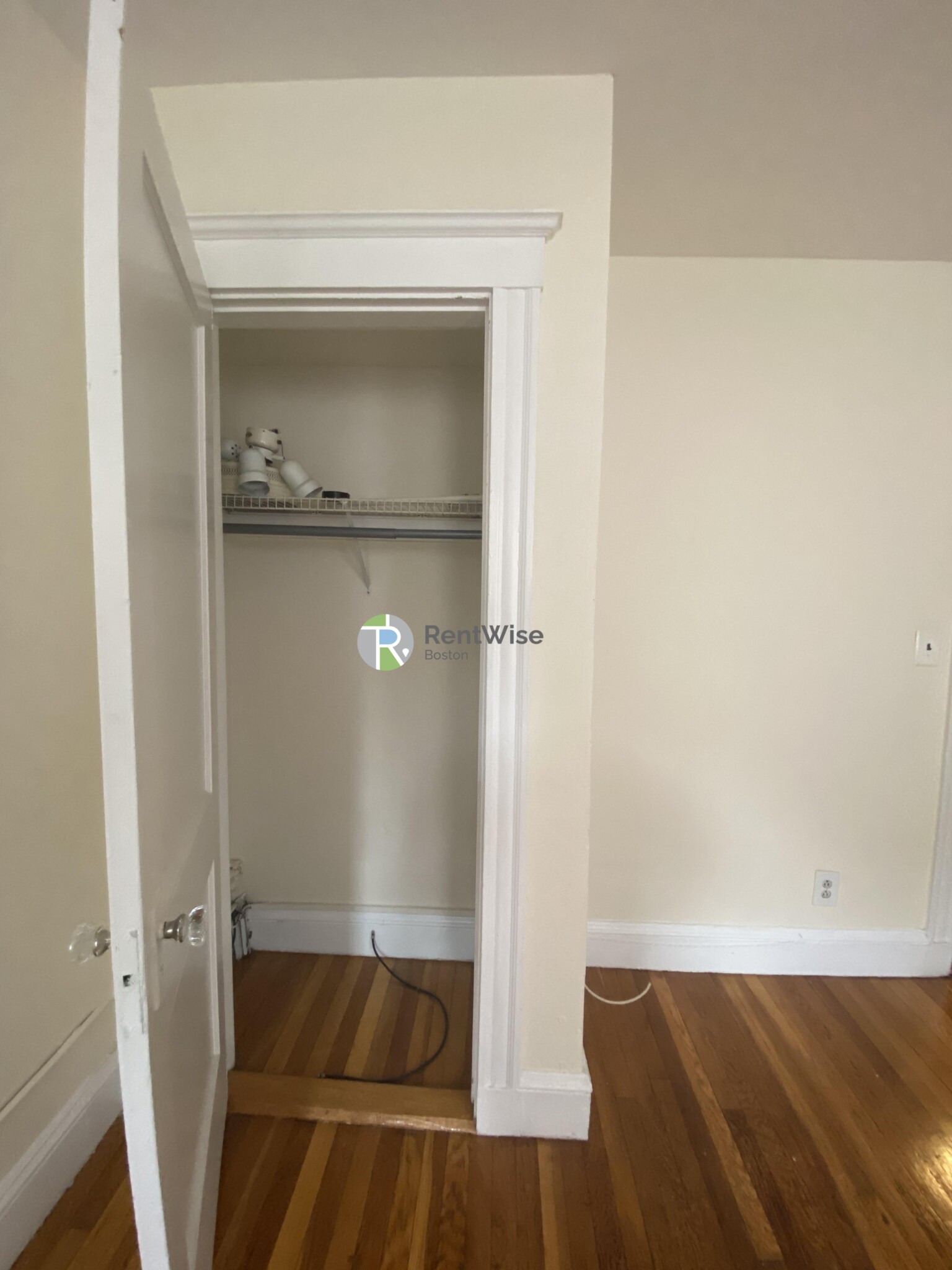 5 Barrows St, Allston