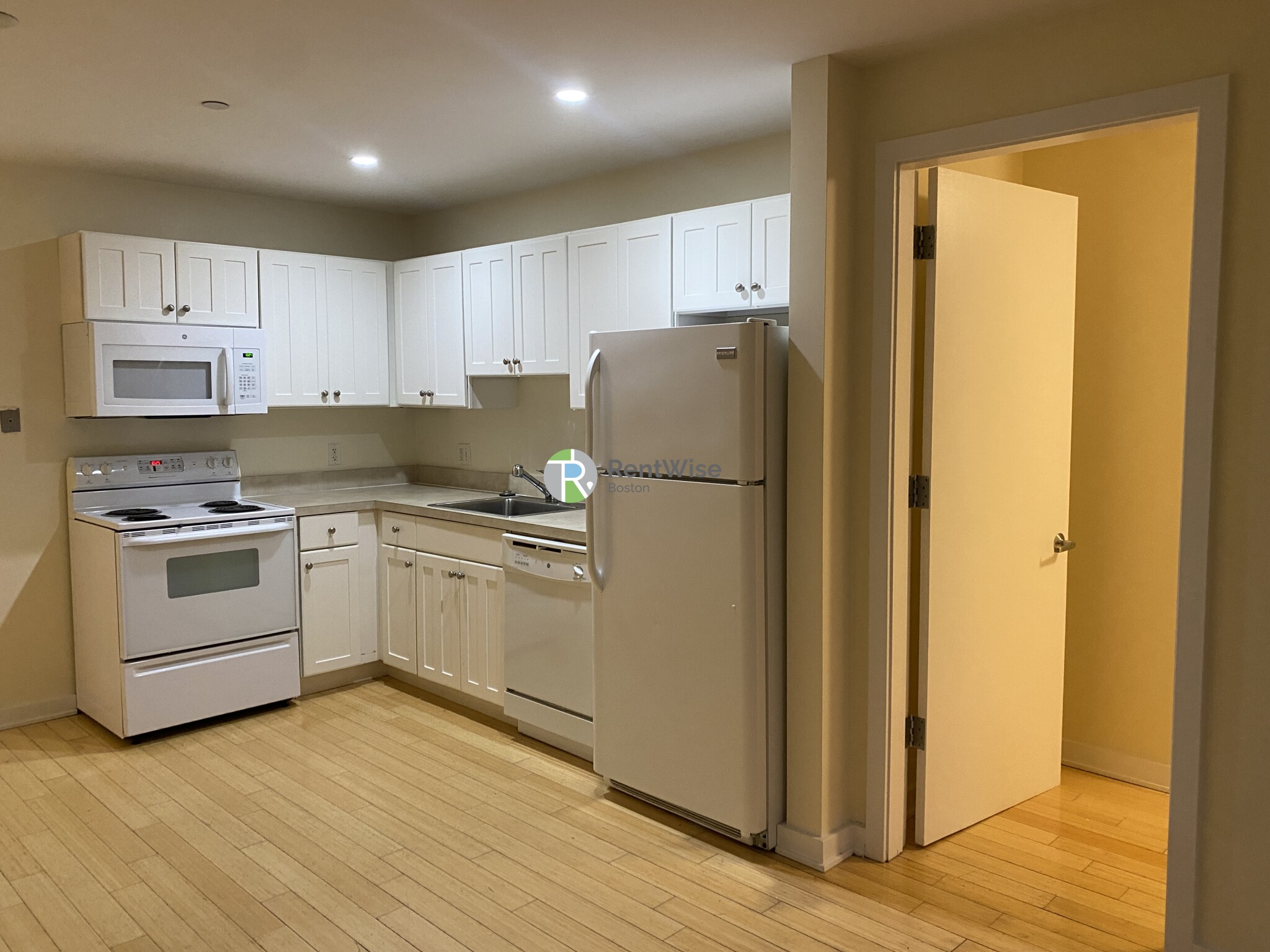 40 Boylston St, Downtown