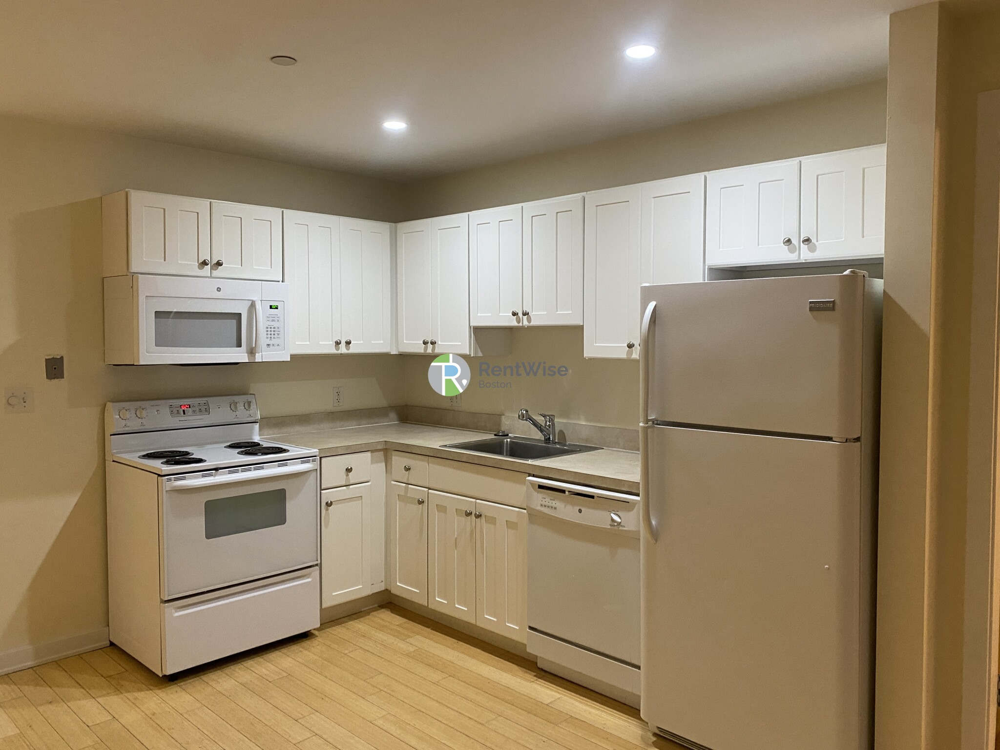 40 Boylston St, Downtown