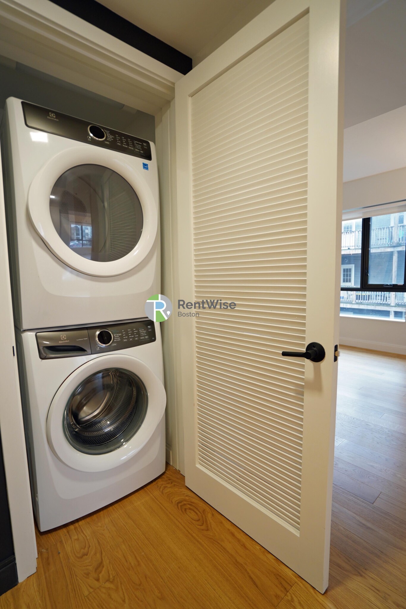 83 Gardner St, Allston