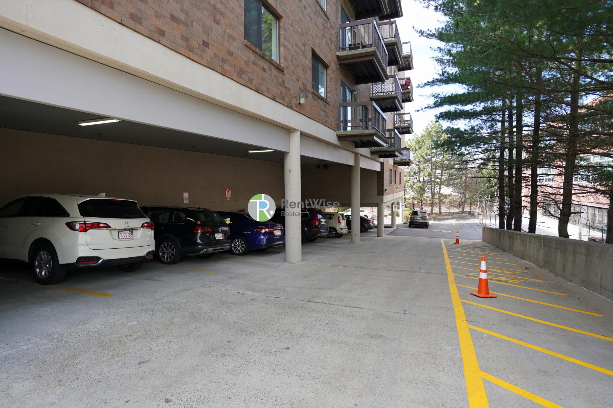 25 Webster Ave, Ward Two