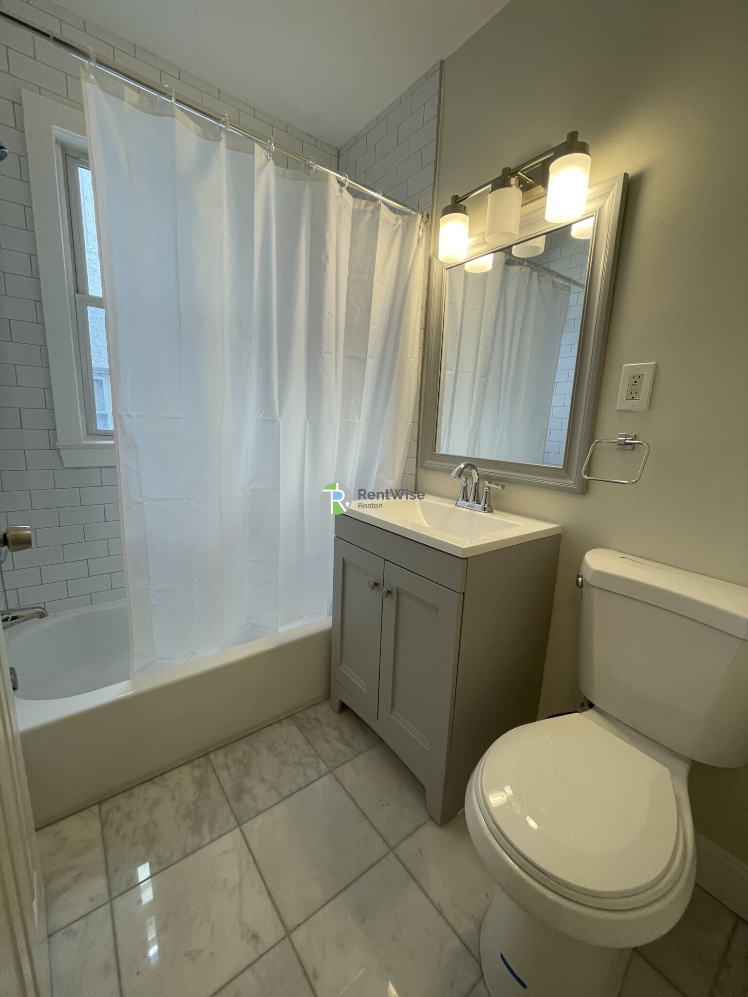 90 Winthrop Shore Dr, Winthrop