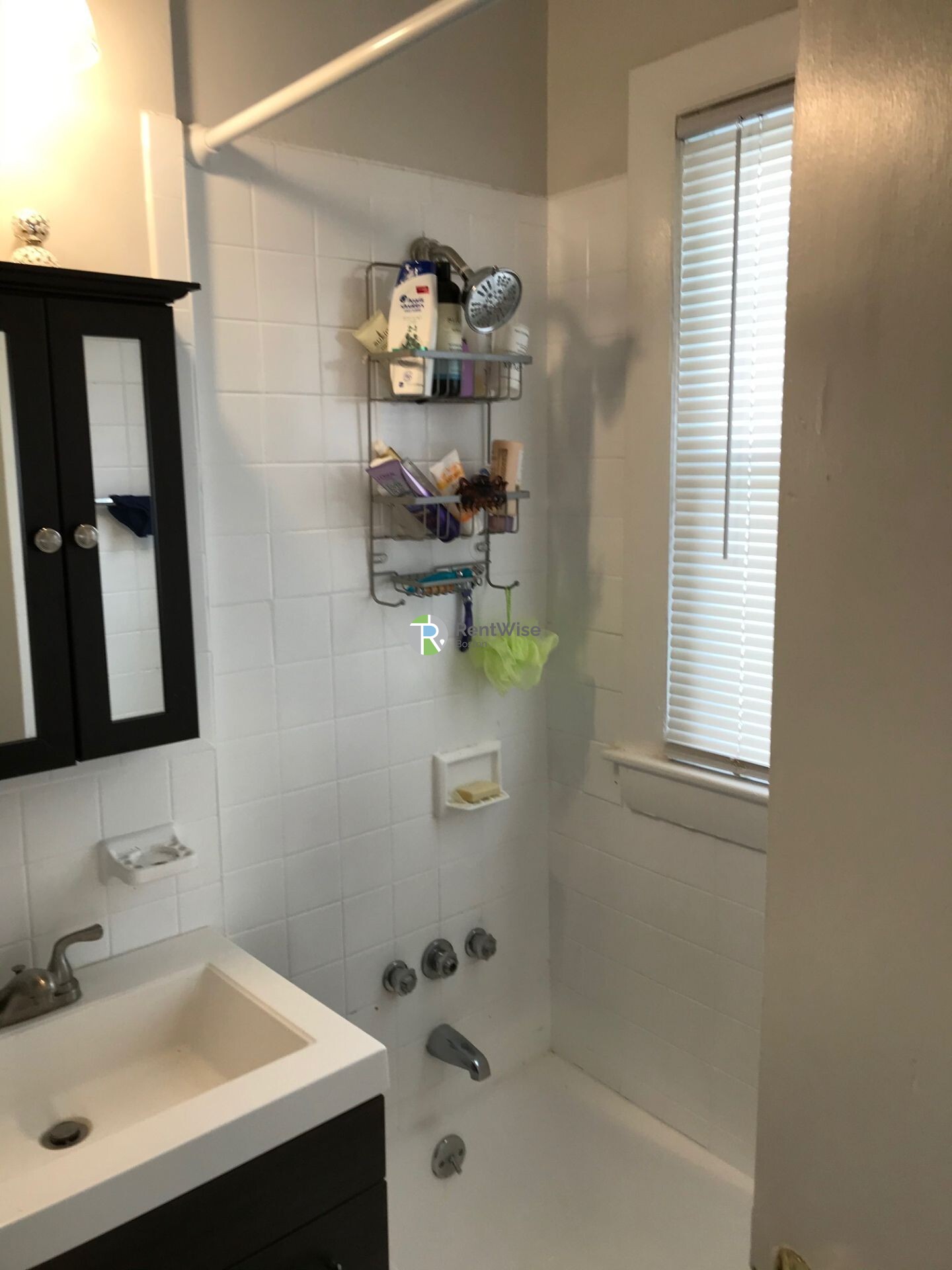 90 Winthrop Shore Dr, Winthrop