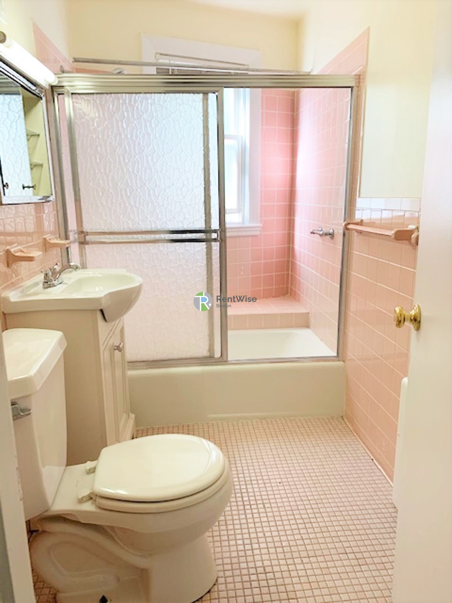 90 Winthrop Shore Dr, Winthrop