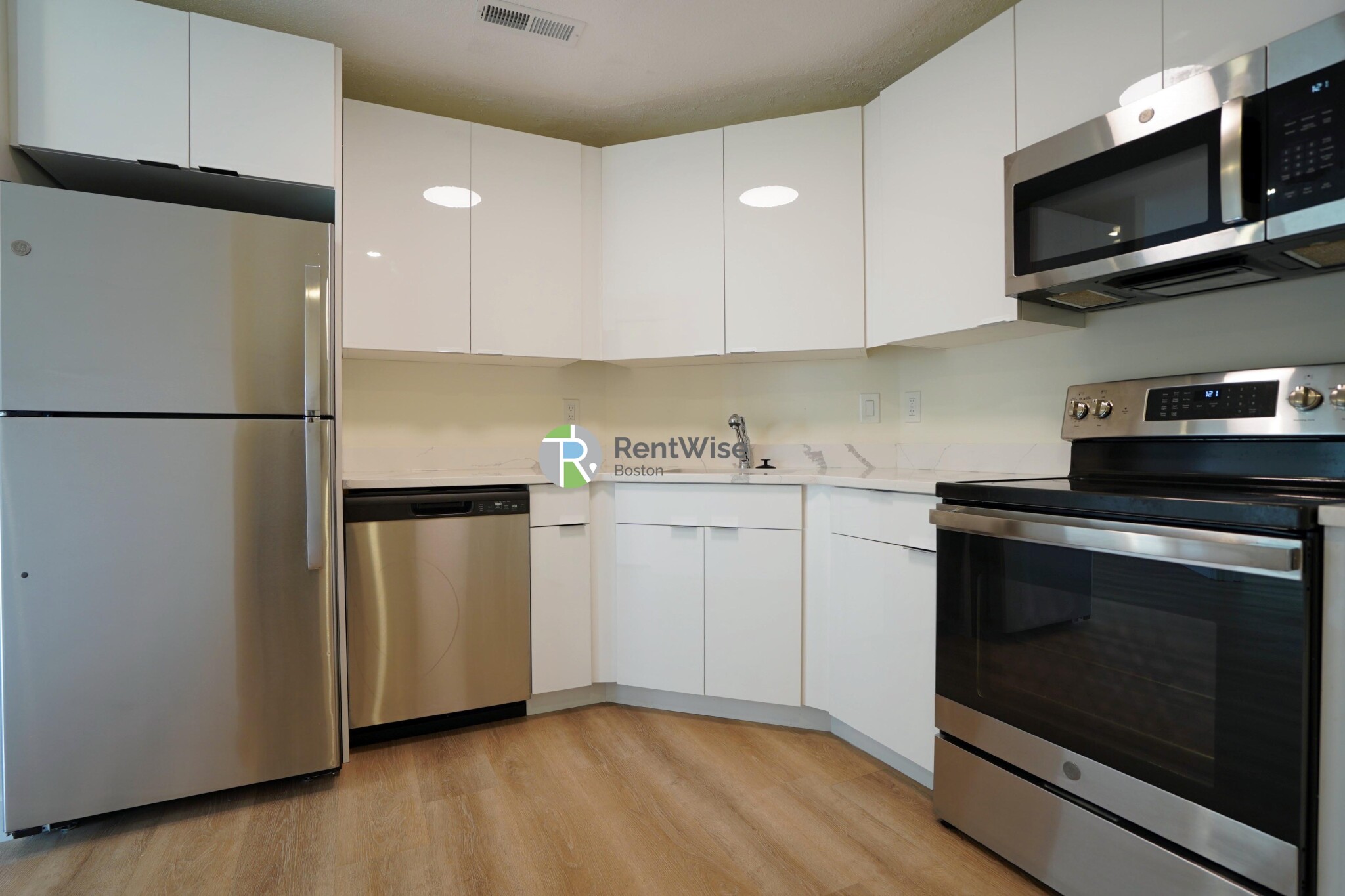 25 Webster Ave, Ward Two