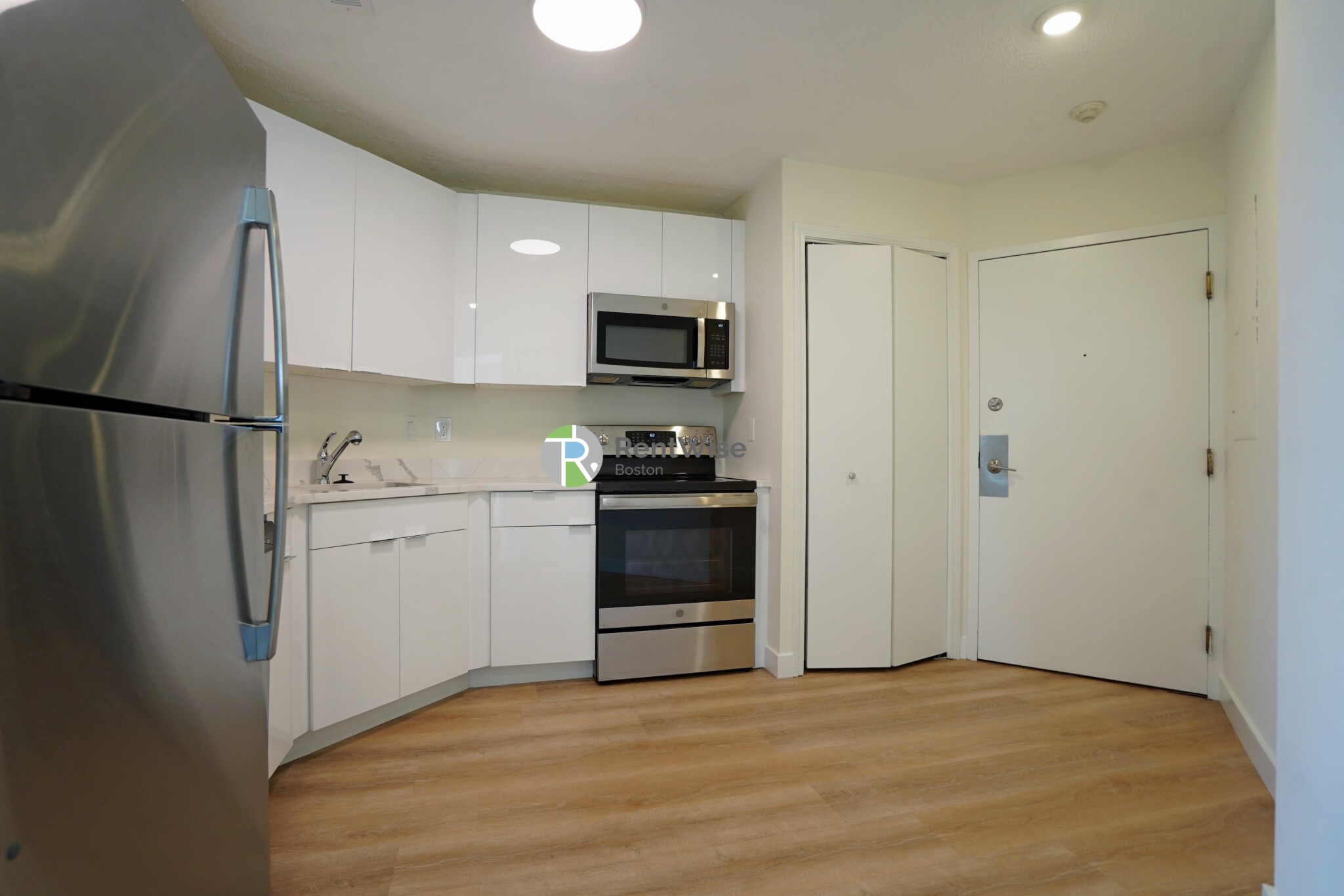 25 Webster Ave, Ward Two