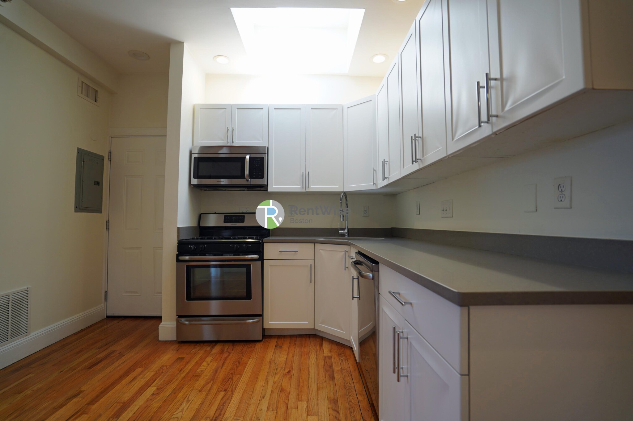 10 Brainerd Rd, Allston