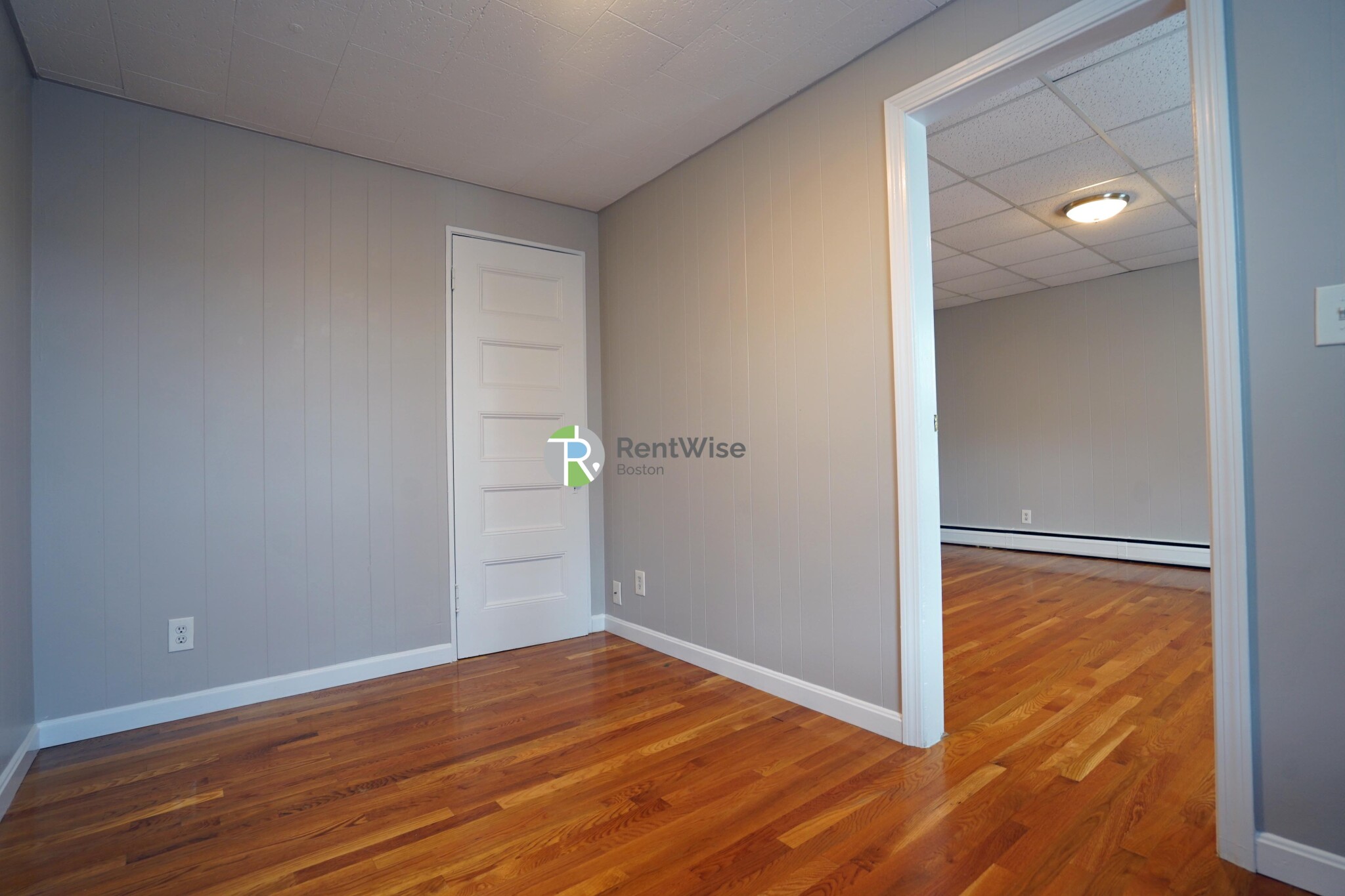 1055 Beacon St, Longwood