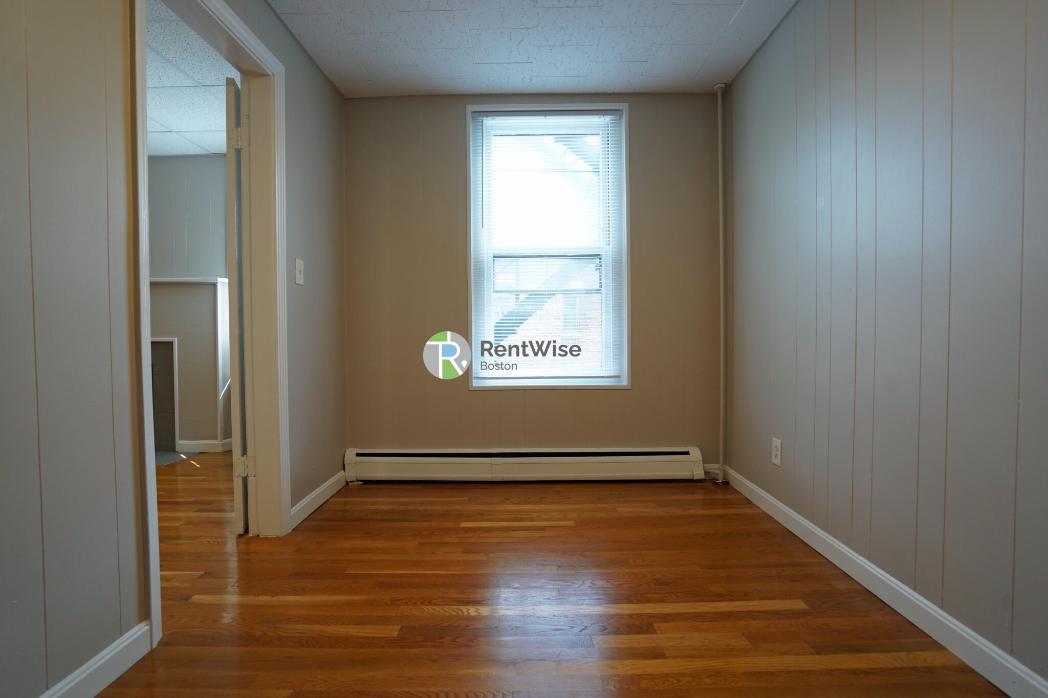 1055 Beacon St, Longwood