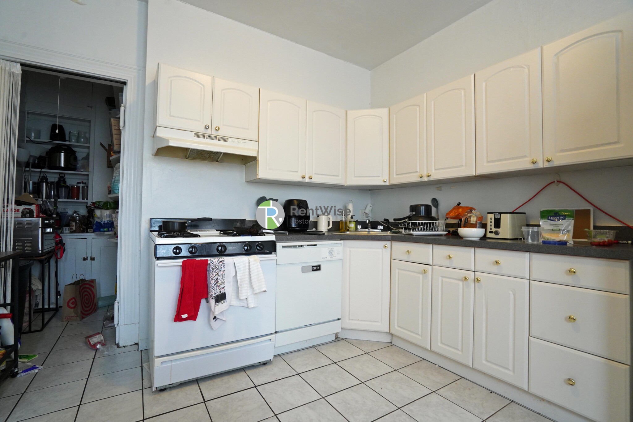 72 Gardner St, Allston