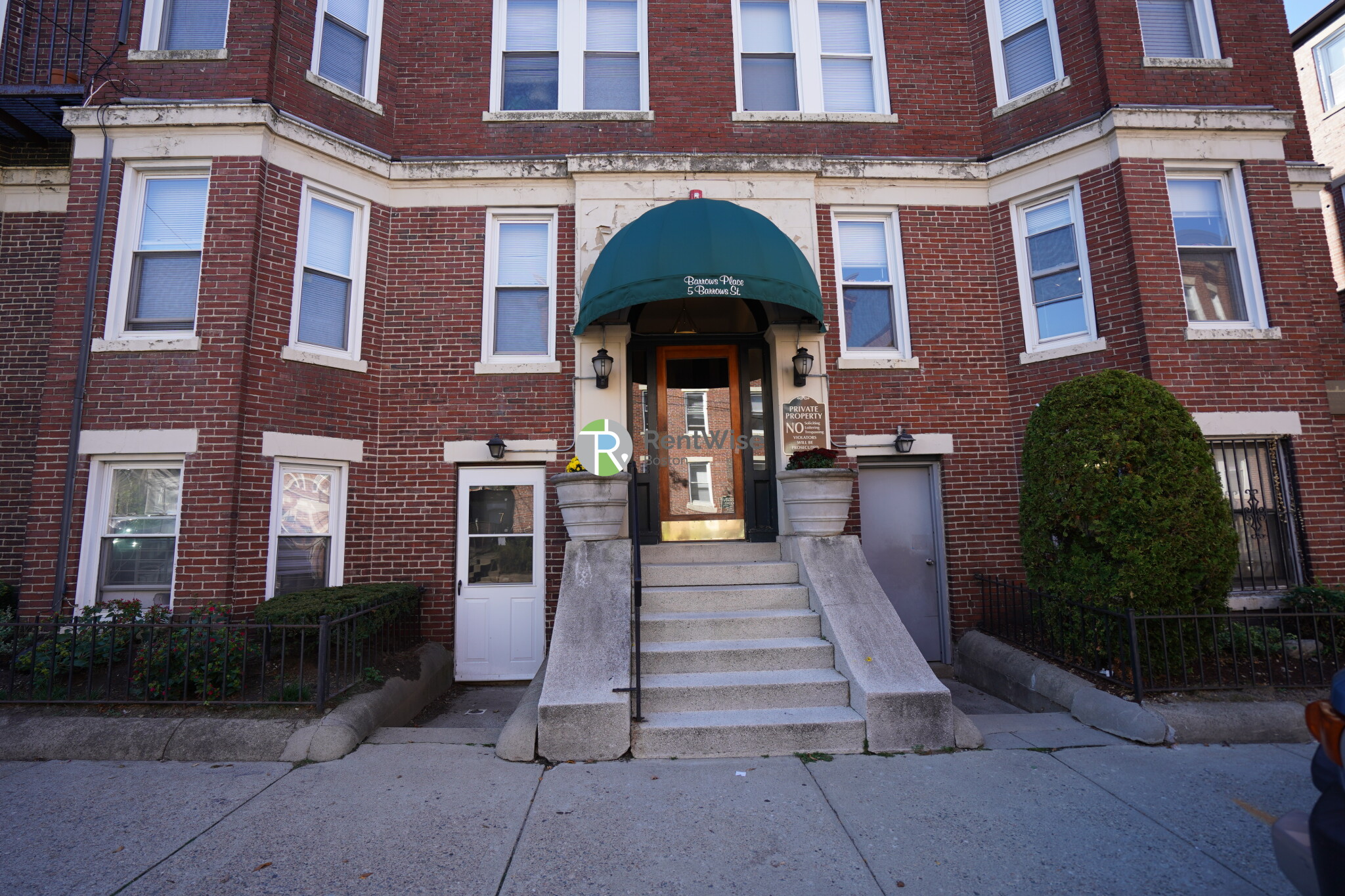 5 Barrows St, Allston