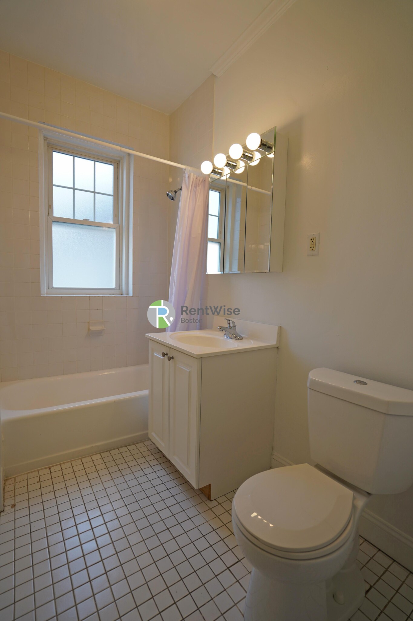 111 Kilsyth Rd, Brighton