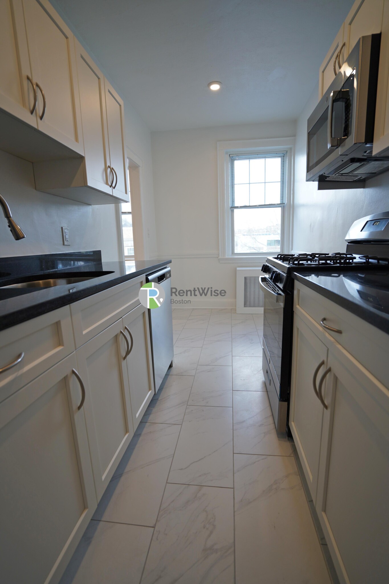 100 Kilsyth Rd, Brighton